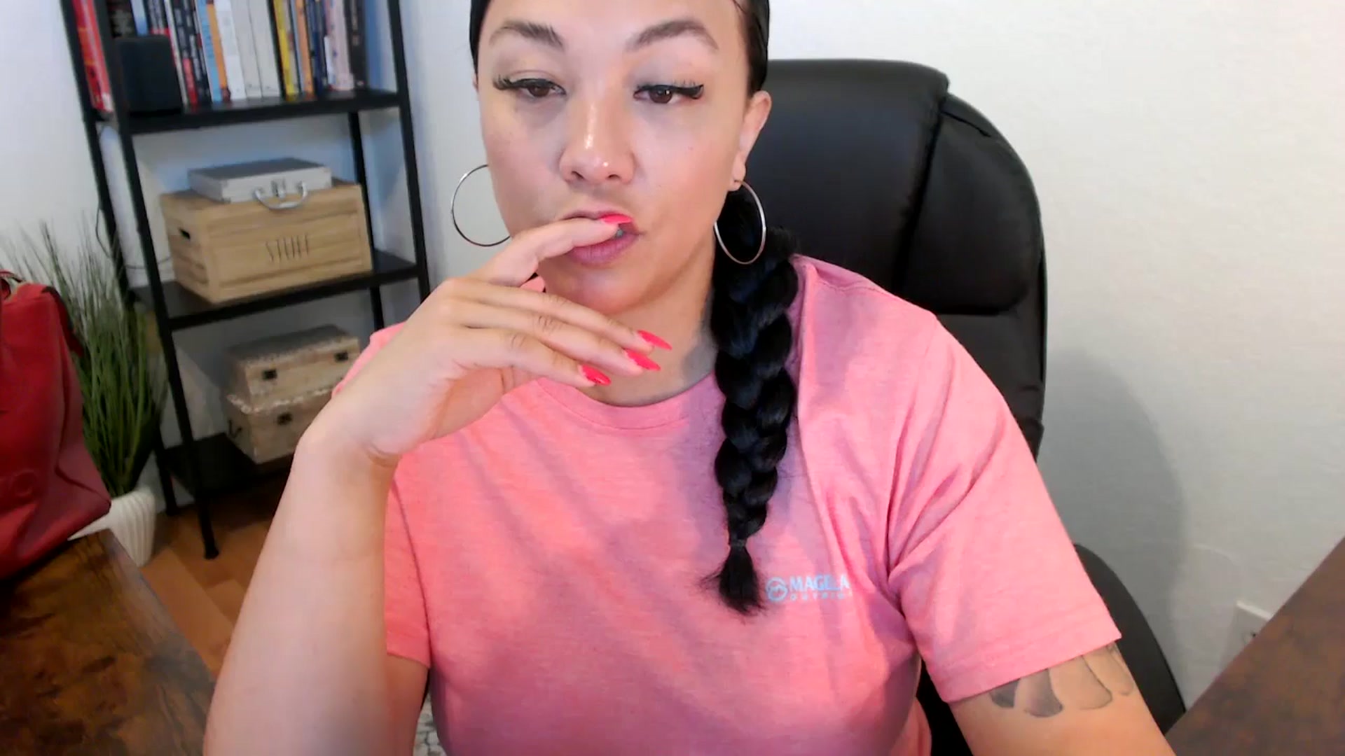 Gallery image thumbnail from MickaylaMoon's myfreecams stream on, 07/19/2024, 16:42 image 13 of 20