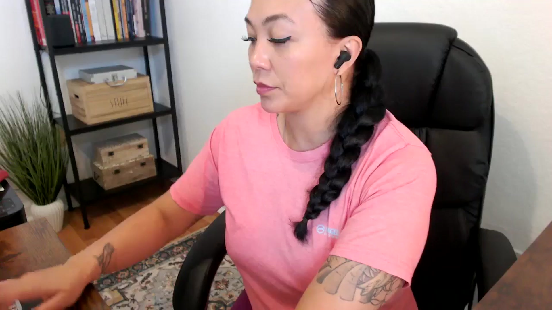 Gallery image thumbnail from MickaylaMoon's myfreecams stream on, 07/19/2024, 17:54 image 13 of 20