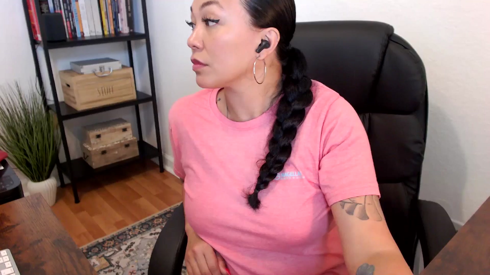 Gallery image thumbnail from MickaylaMoon's myfreecams stream on, 07/19/2024, 17:54 image 6 of 20