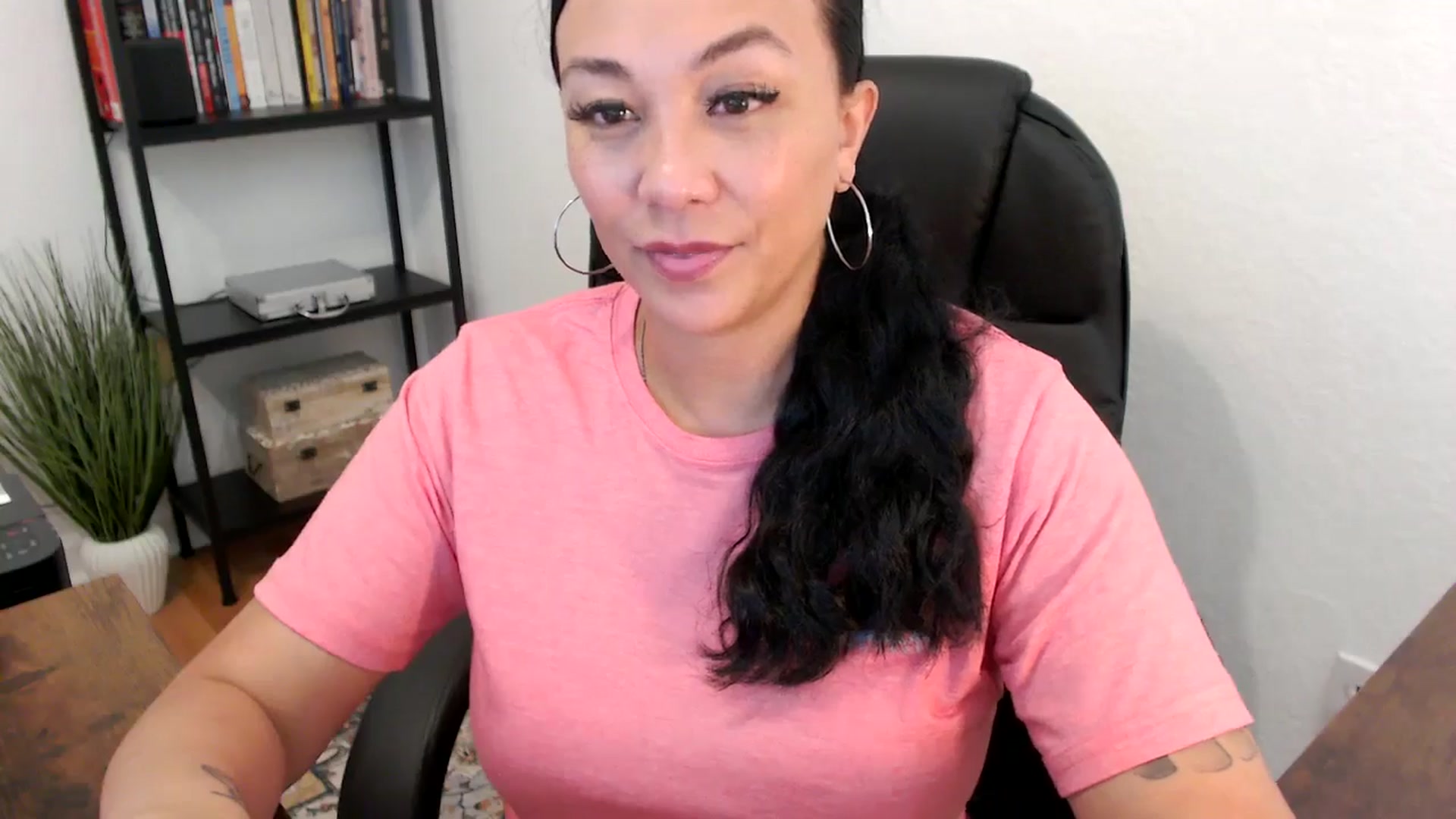 Gallery image thumbnail from MickaylaMoon's myfreecams stream on, 07/19/2024, 21:45 image 5 of 20