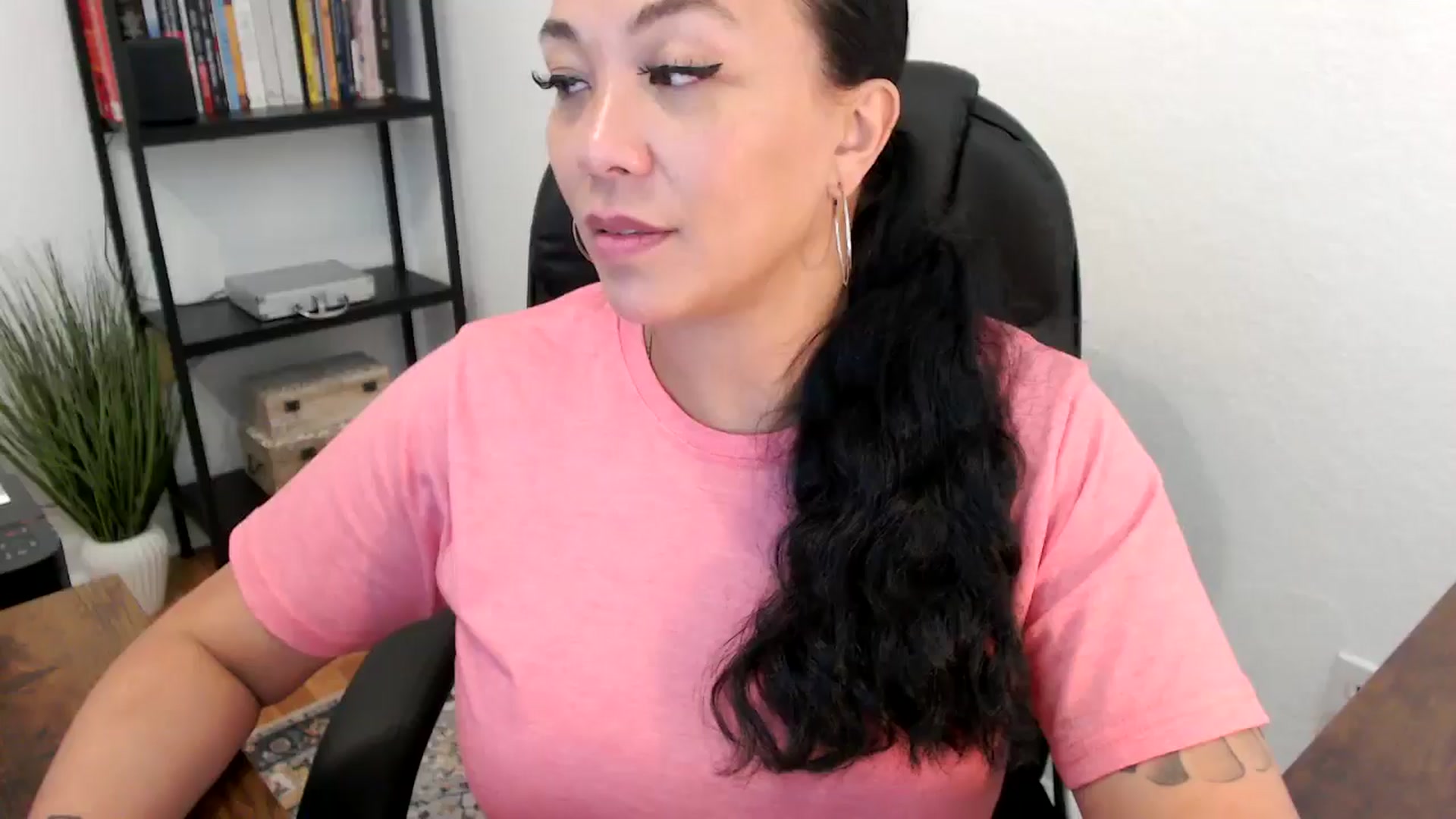 Gallery image thumbnail from MickaylaMoon's myfreecams stream on, 07/19/2024, 21:45 image 16 of 20