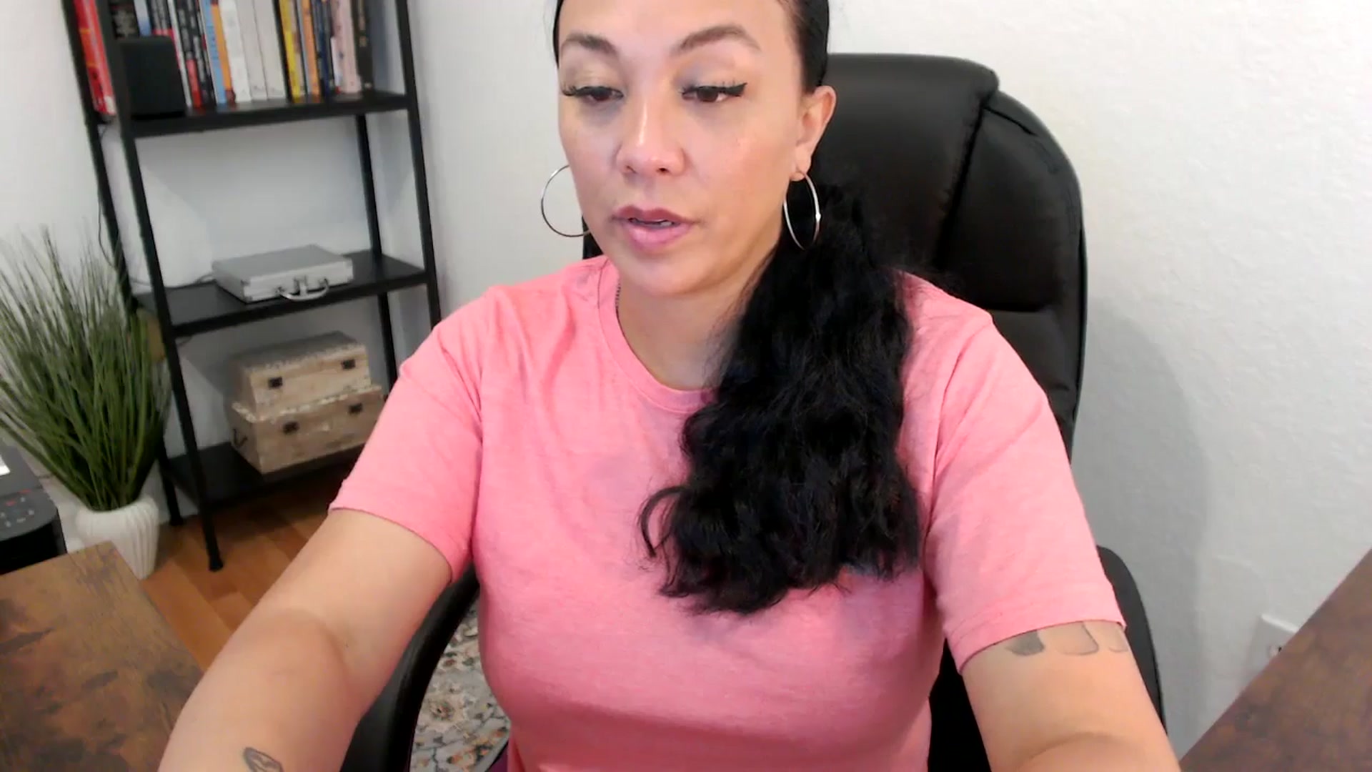 Gallery image thumbnail from MickaylaMoon's myfreecams stream on, 07/19/2024, 21:45 image 12 of 20