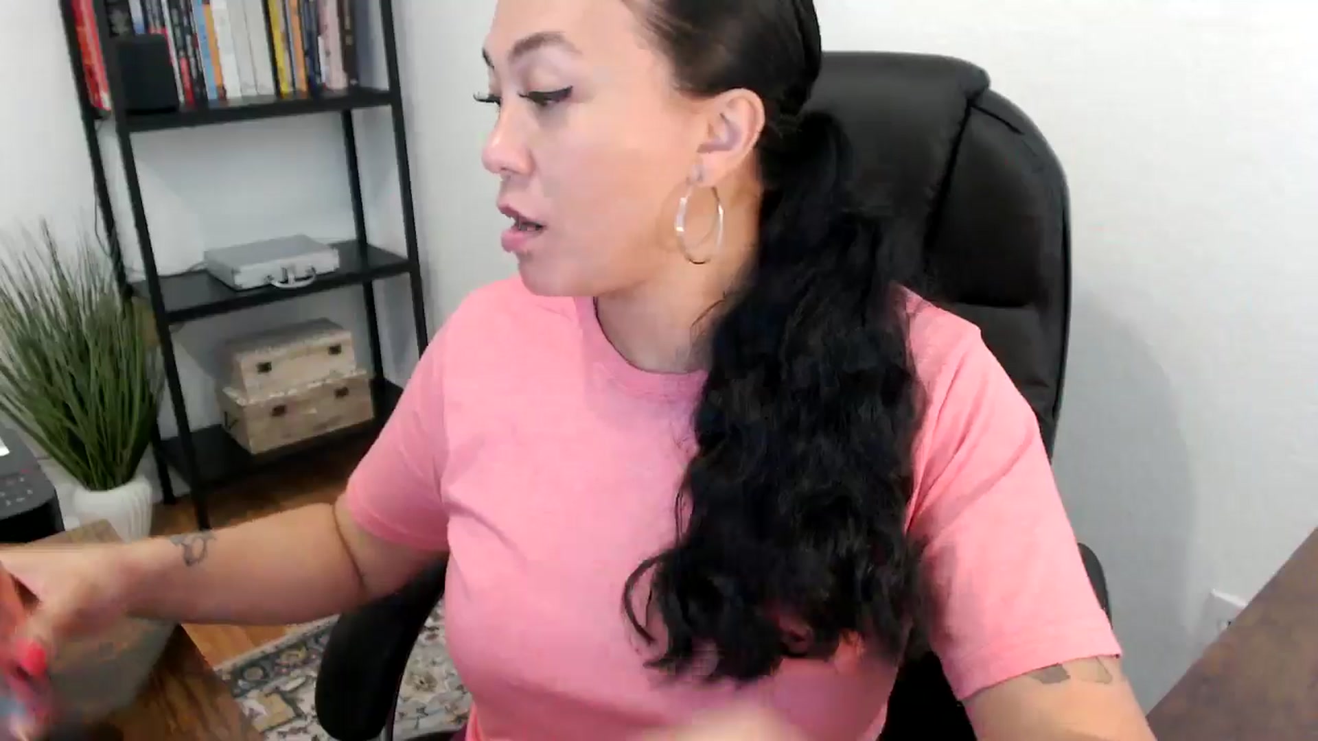 Gallery image thumbnail from MickaylaMoon's myfreecams stream on, 07/19/2024, 21:45 image 13 of 20