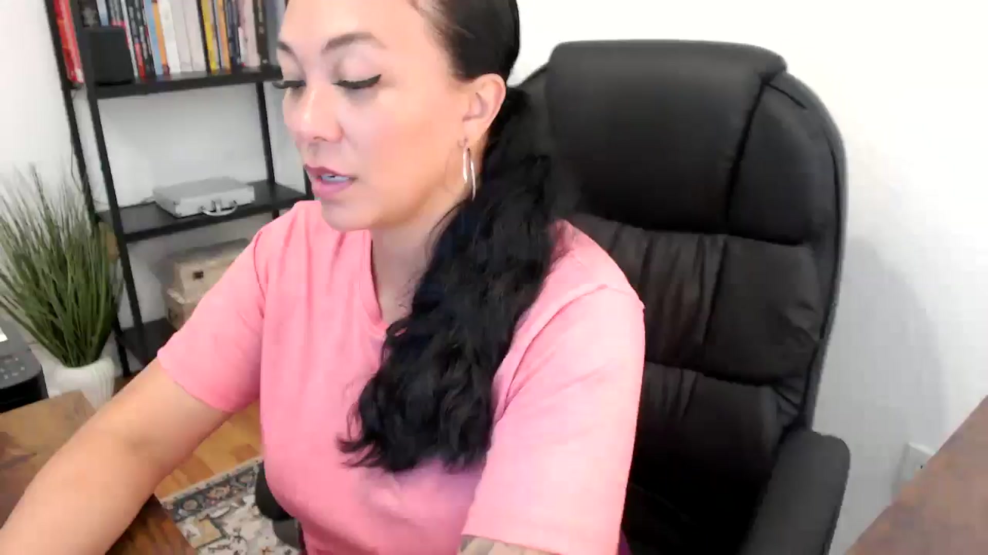Gallery image thumbnail from MickaylaMoon's myfreecams stream on, 07/19/2024, 21:45 image 7 of 20