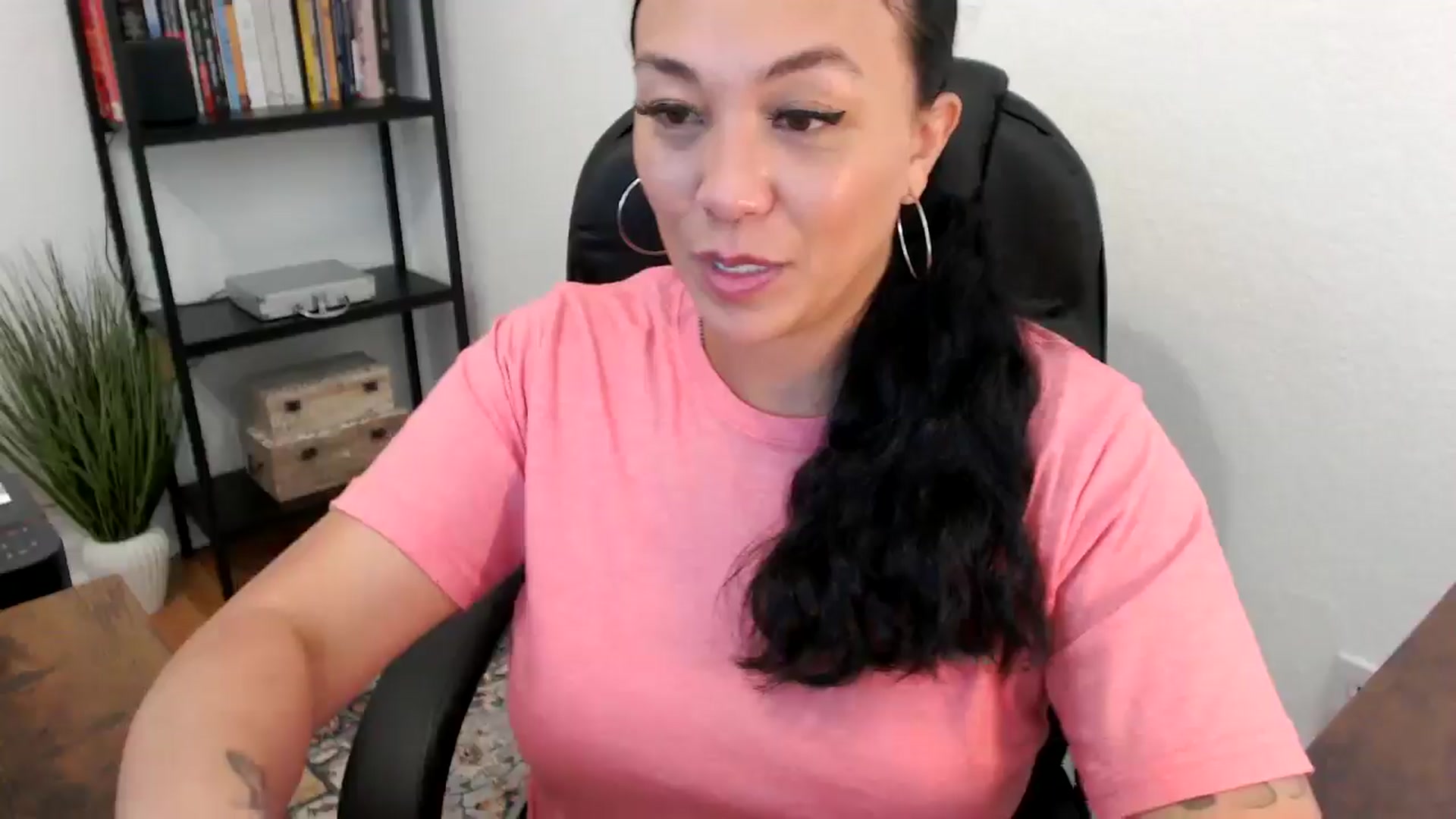 Gallery image thumbnail from MickaylaMoon's myfreecams stream on, 07/19/2024, 21:45 image 11 of 20
