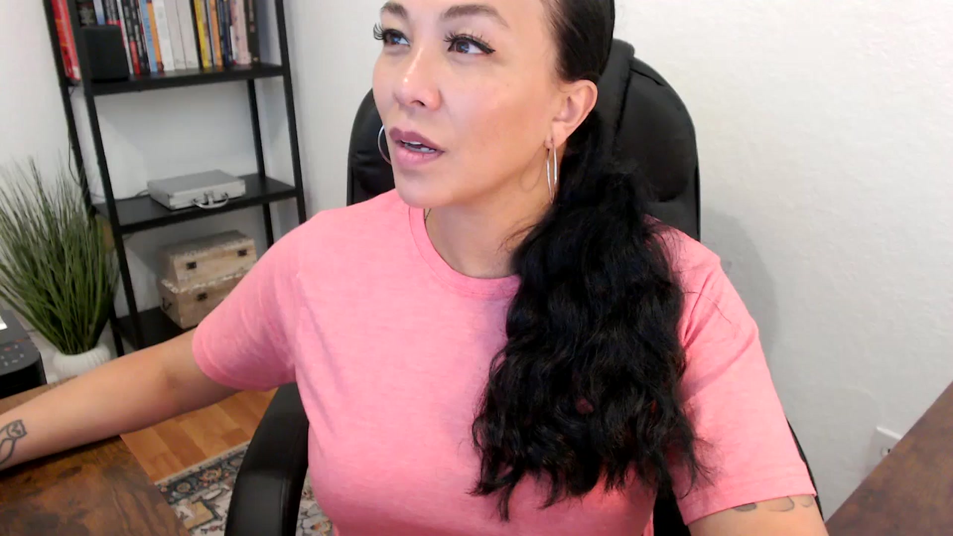 Gallery image thumbnail from MickaylaMoon's myfreecams stream on, 07/19/2024, 21:45 image 2 of 20