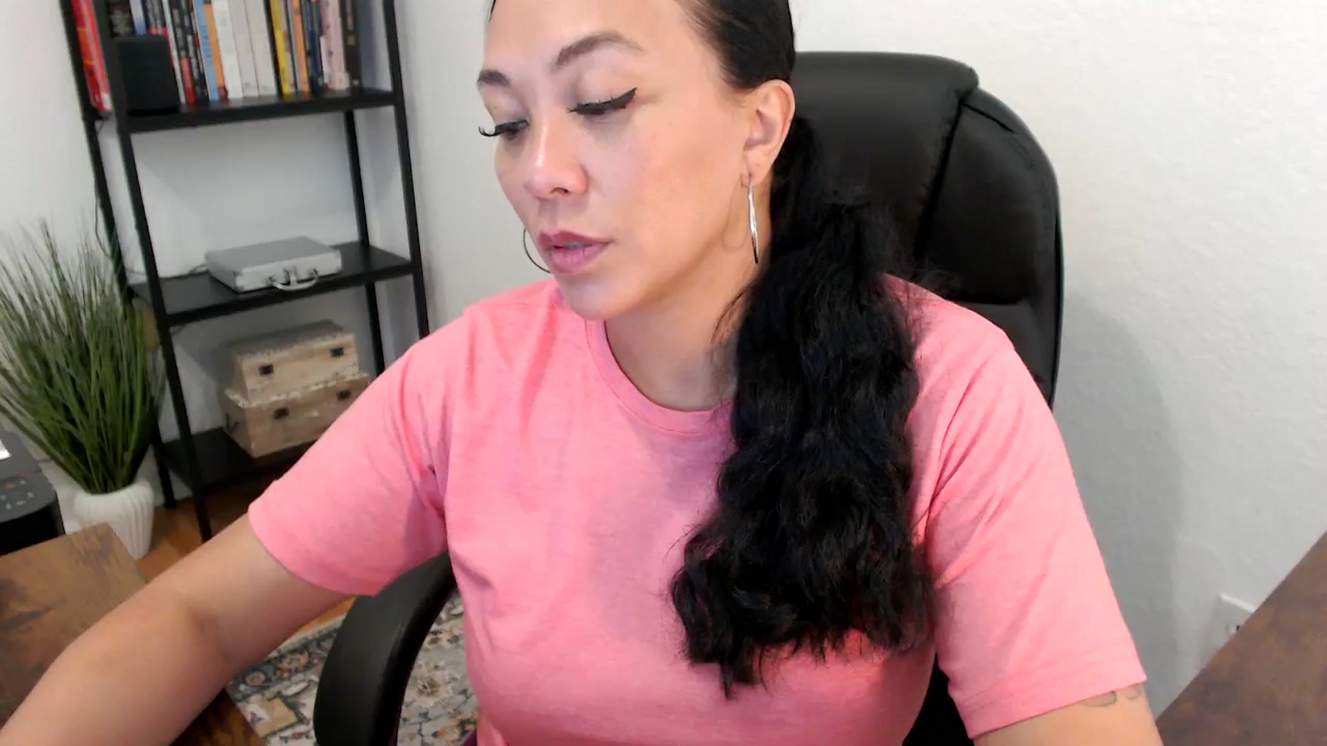 Gallery image thumbnail from MickaylaMoon's myfreecams stream on, 07/19/2024, 21:45 image 10 of 20