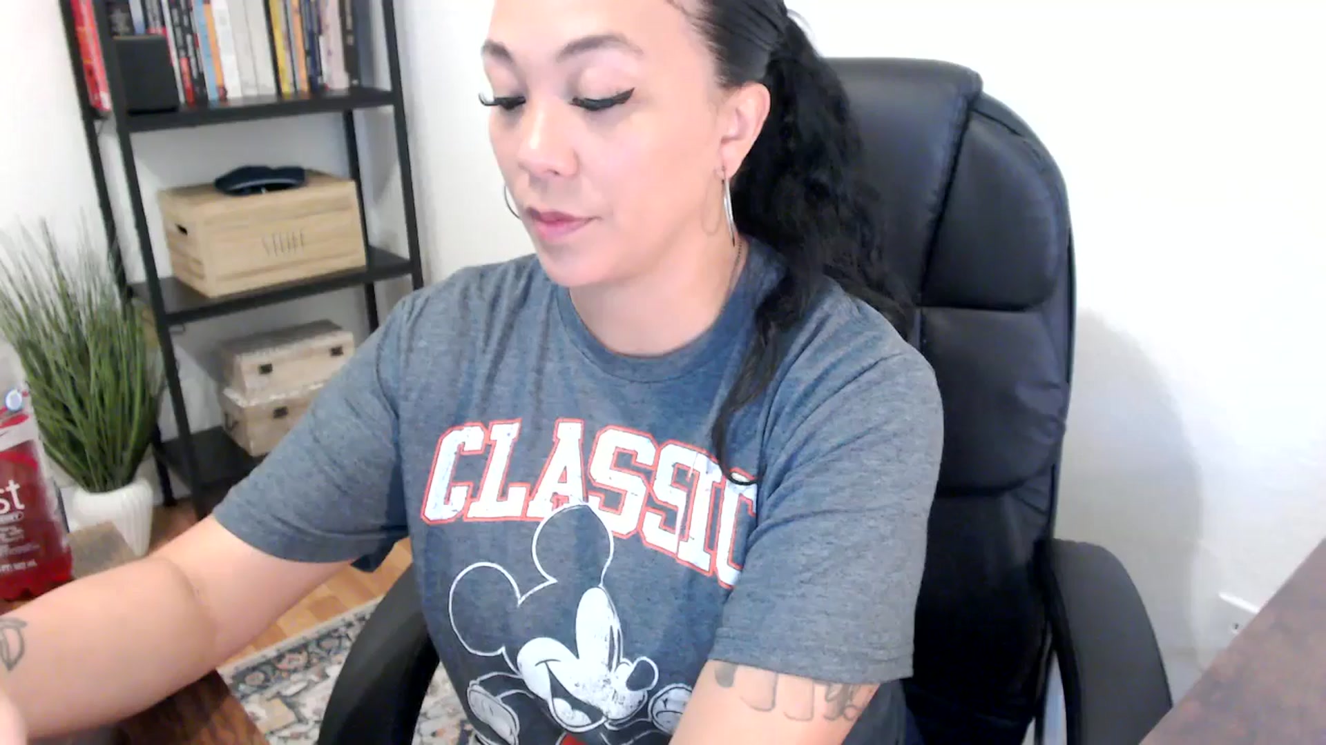 Gallery image thumbnail from MickaylaMoon's myfreecams stream on, 07/22/2024, 14:24 image 1 of 20