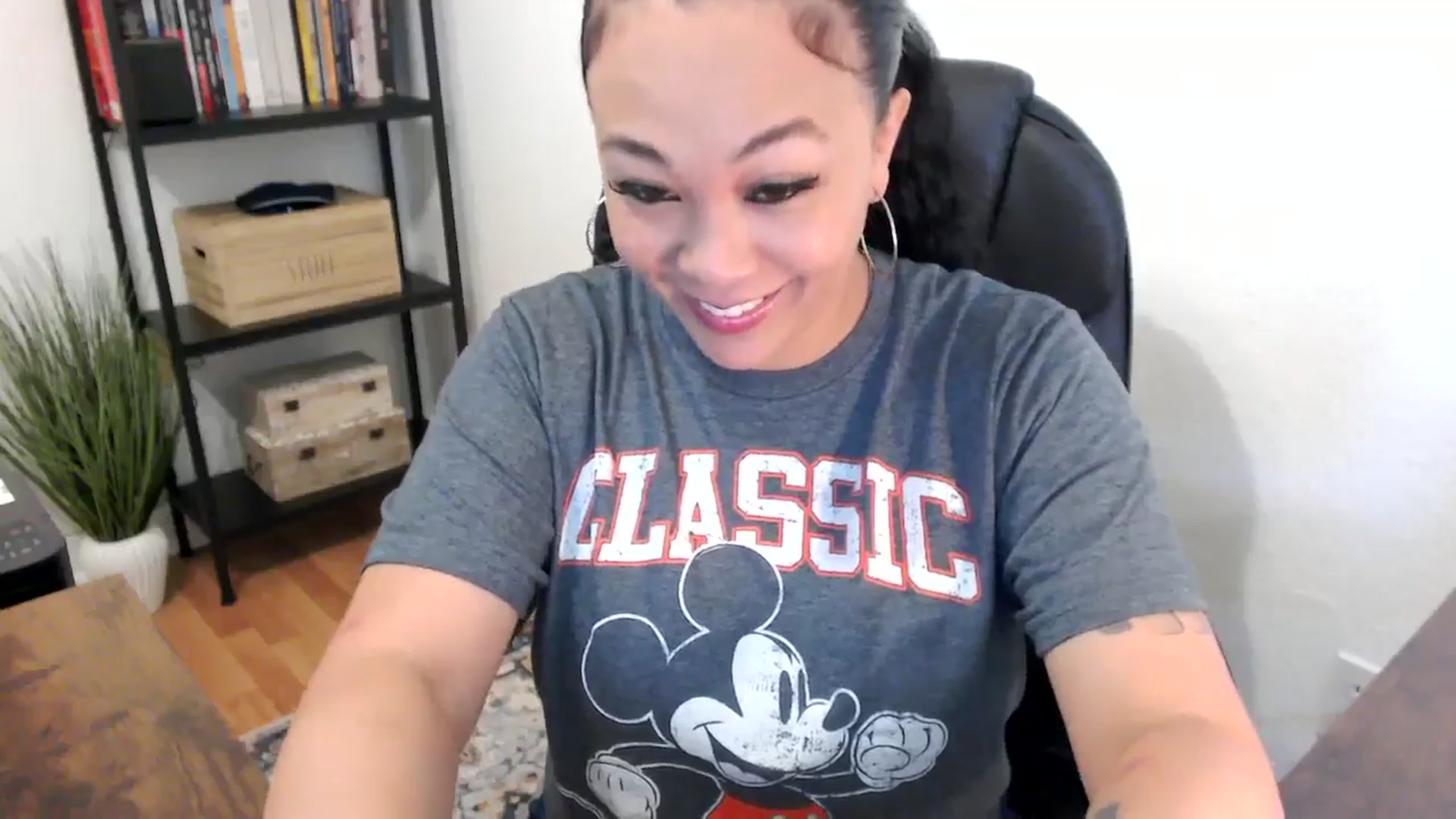 Gallery image thumbnail from MickaylaMoon's myfreecams stream on, 07/22/2024, 14:42 image 7 of 20