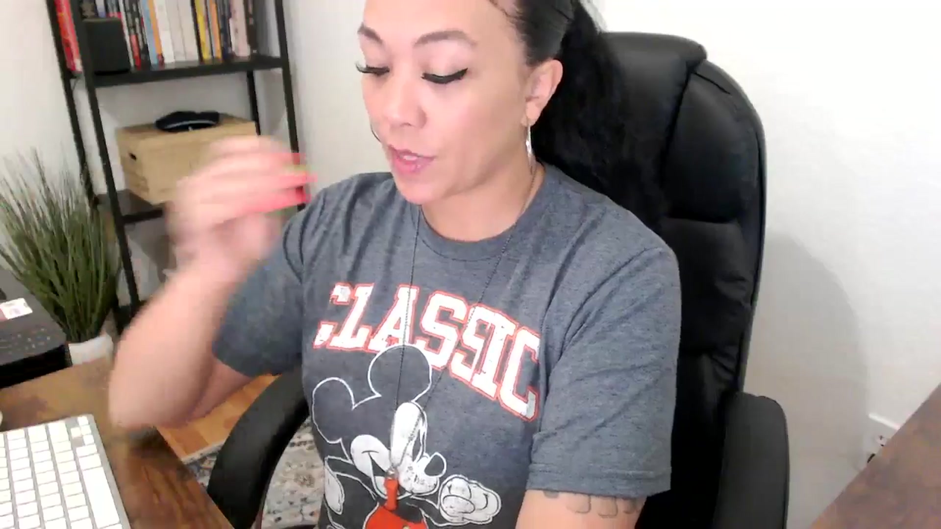 Gallery image thumbnail from MickaylaMoon's myfreecams stream on, 07/22/2024, 17:11 image 17 of 20