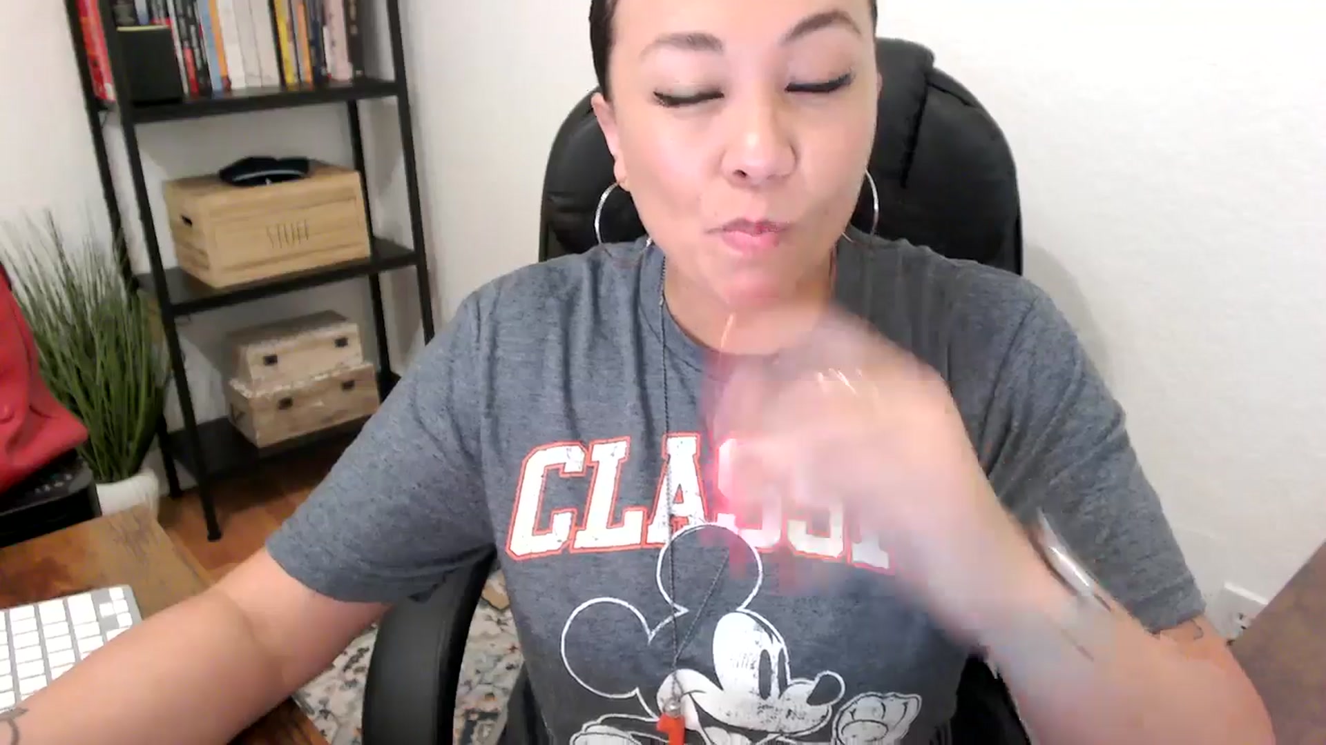 Gallery image thumbnail from MickaylaMoon's myfreecams stream on, 07/22/2024, 17:48 image 5 of 20