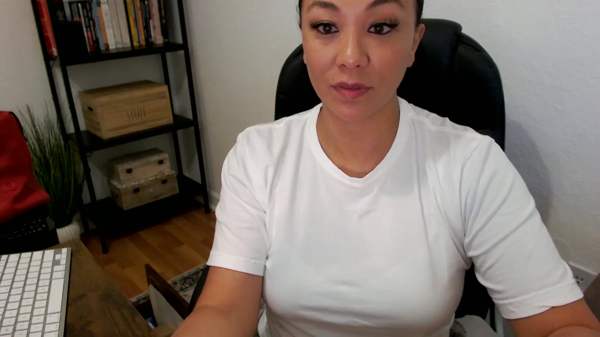 Gallery image thumbnail from MickaylaMoon's myfreecams stream on, 07/23/2024, 14:33 image 7 of 20