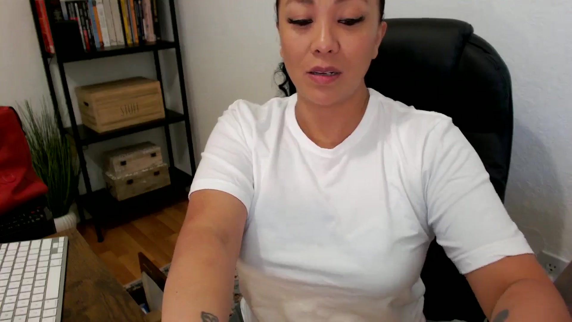 Gallery image thumbnail from MickaylaMoon's myfreecams stream on, 07/23/2024, 14:33 image 2 of 20