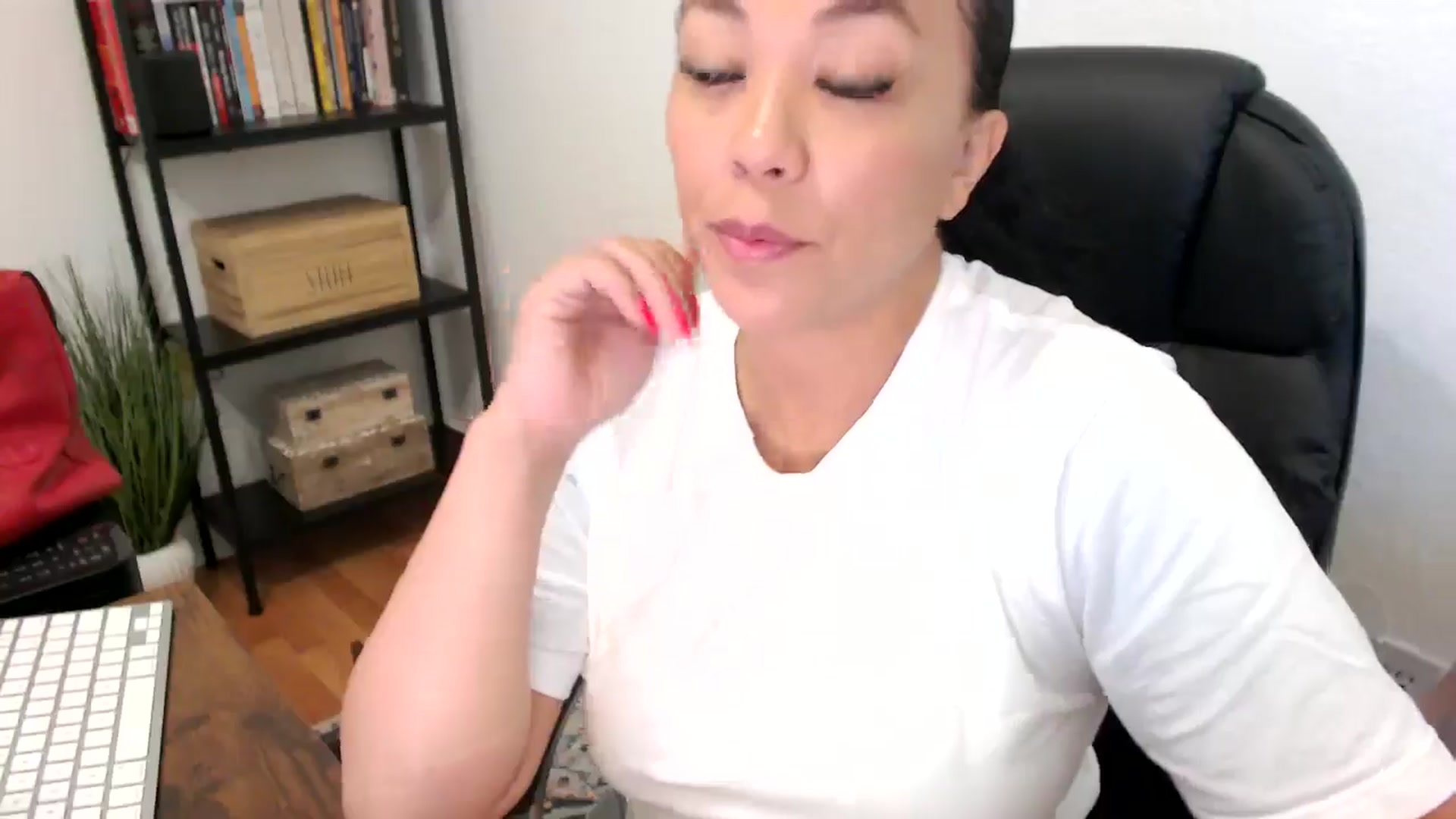 Gallery image thumbnail from MickaylaMoon's myfreecams stream on, 07/23/2024, 14:33 image 11 of 20