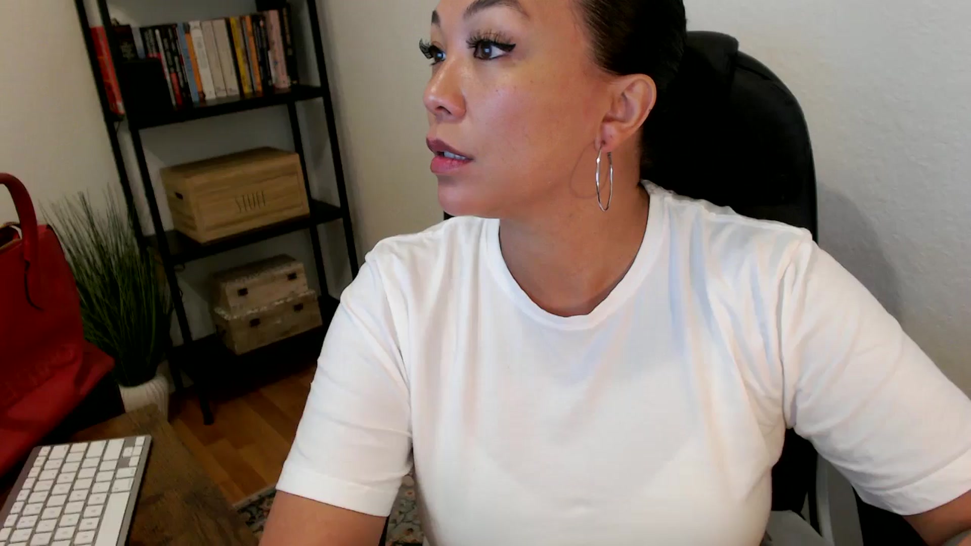 Gallery image thumbnail from MickaylaMoon's myfreecams stream on, 07/23/2024, 16:28 image 20 of 20