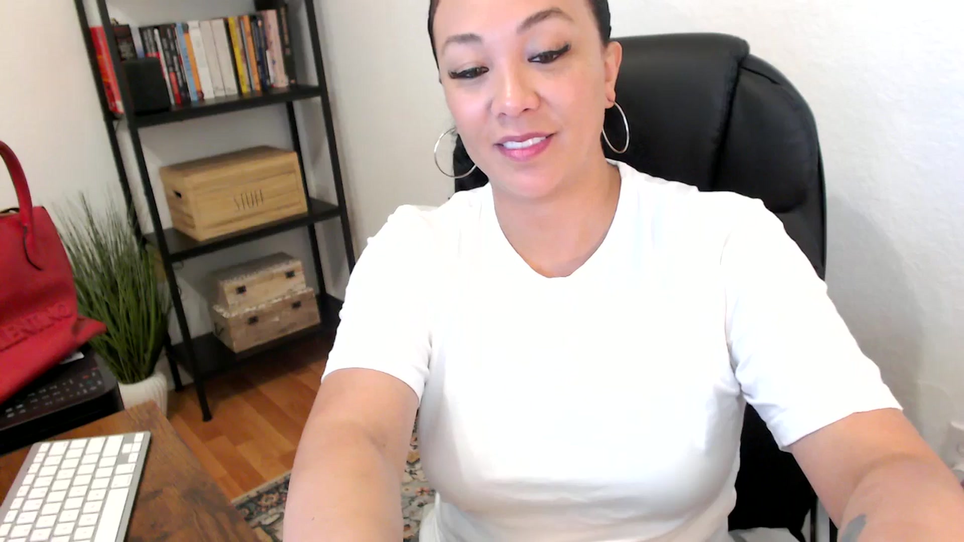 Gallery image thumbnail from MickaylaMoon's myfreecams stream on, 07/23/2024, 16:28 image 7 of 20