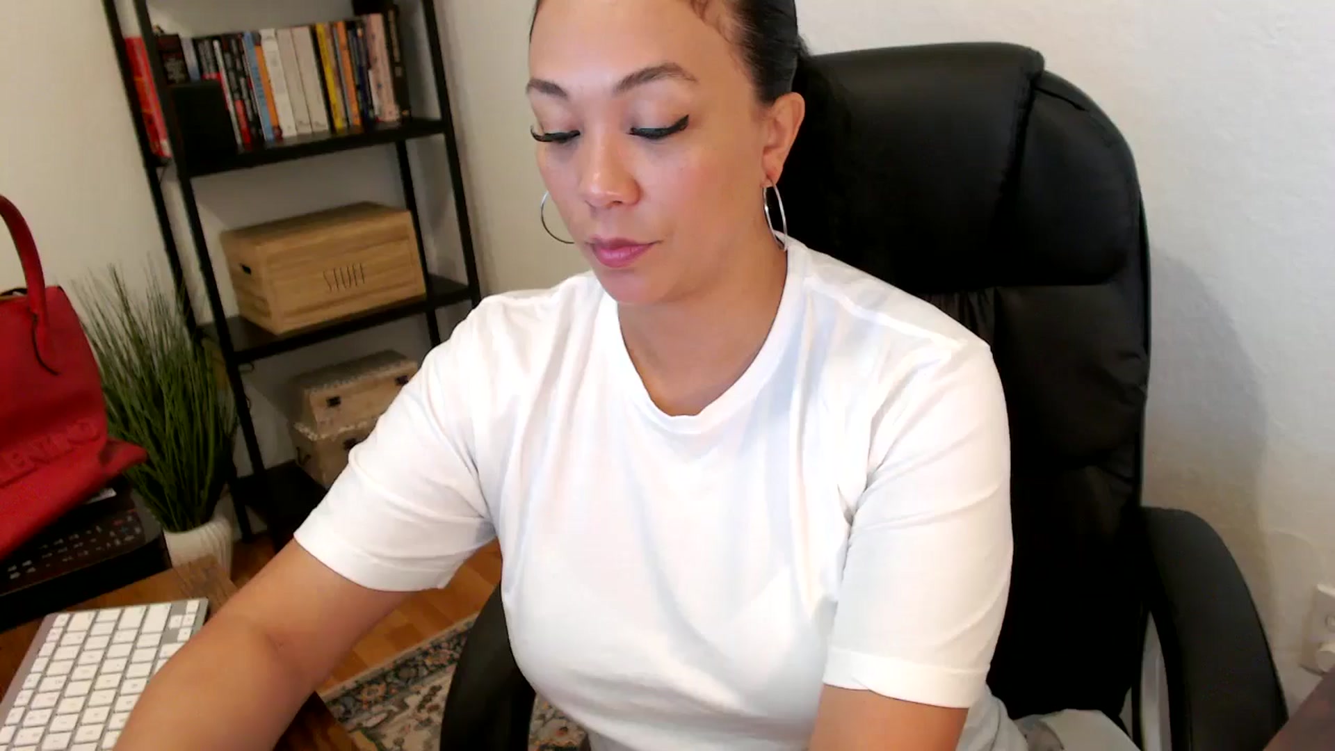 Gallery image thumbnail from MickaylaMoon's myfreecams stream on, 07/23/2024, 16:28 image 18 of 20