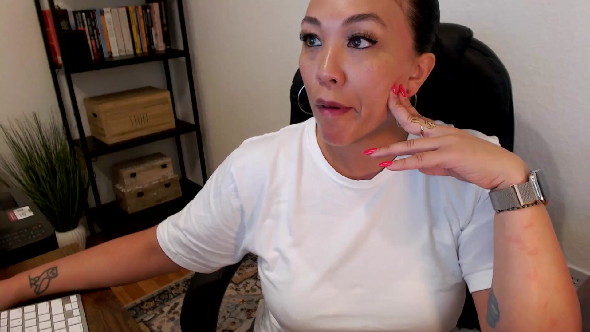 Gallery image thumbnail from MickaylaMoon's myfreecams stream on, 07/23/2024, 16:57 image 17 of 20