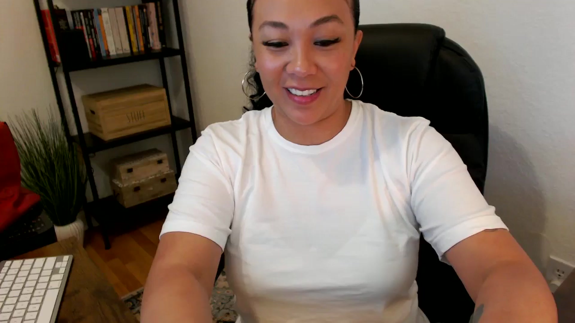 Gallery image thumbnail from MickaylaMoon's myfreecams stream on, 07/23/2024, 16:57 image 6 of 20