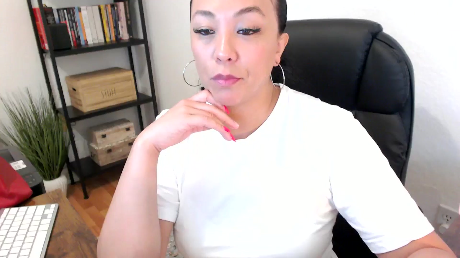 Gallery image thumbnail from MickaylaMoon's myfreecams stream on, 07/23/2024, 16:57 image 8 of 20