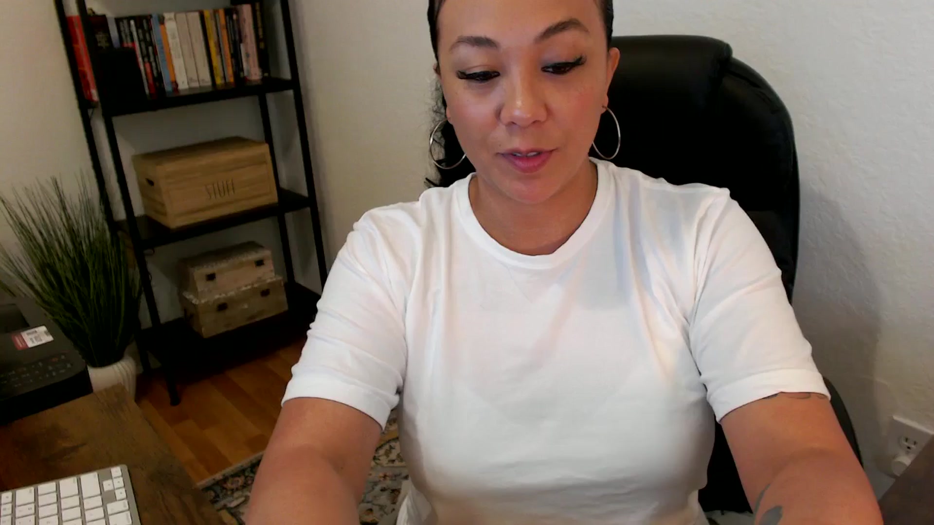 Gallery image thumbnail from MickaylaMoon's myfreecams stream on, 07/23/2024, 16:57 image 19 of 20
