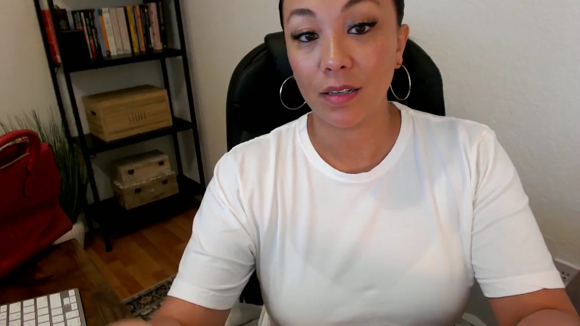 Gallery image thumbnail from MickaylaMoon's myfreecams stream on, 07/23/2024, 17:46 image 13 of 20