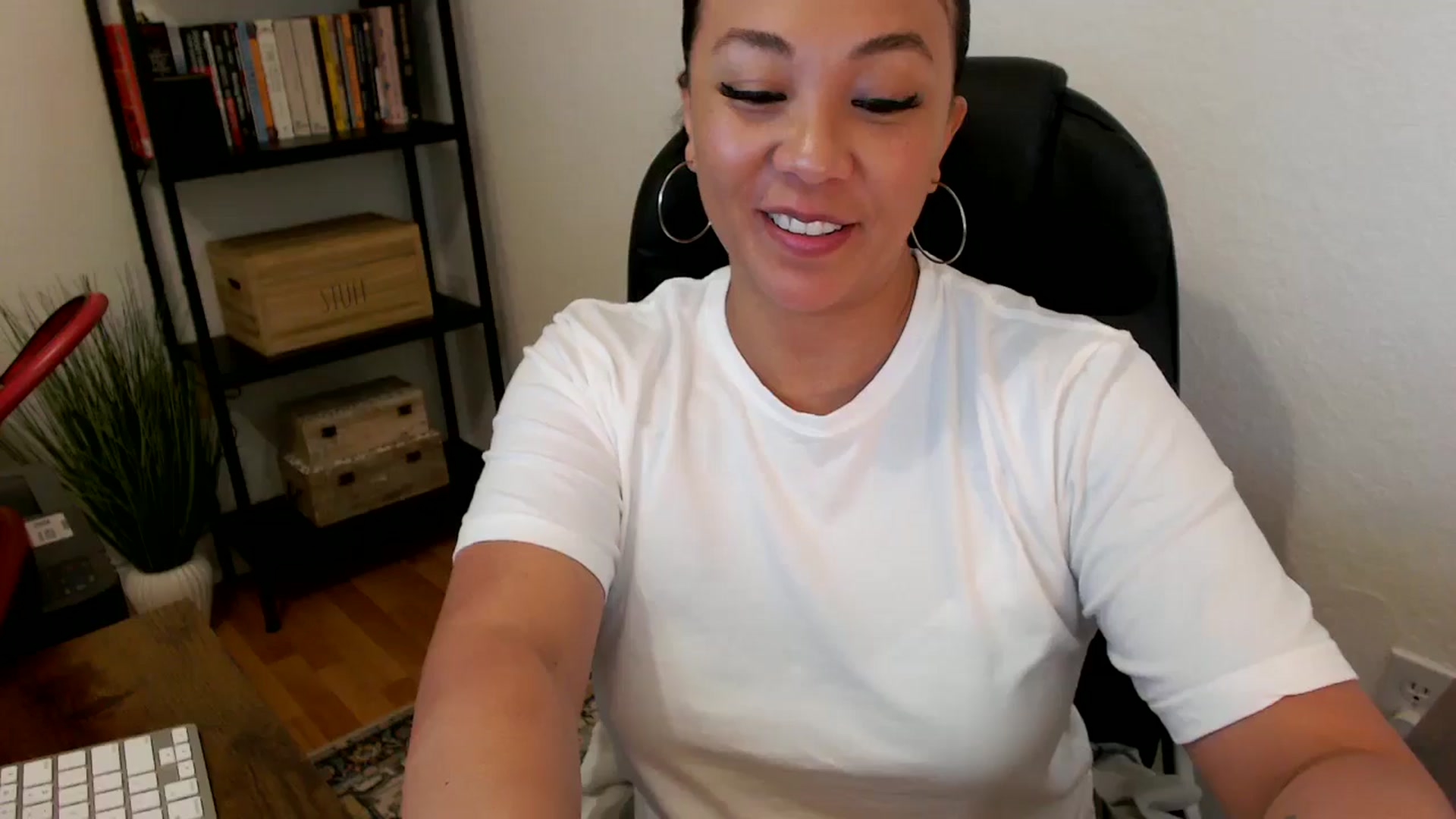 Gallery image thumbnail from MickaylaMoon's myfreecams stream on, 07/23/2024, 17:46 image 9 of 20