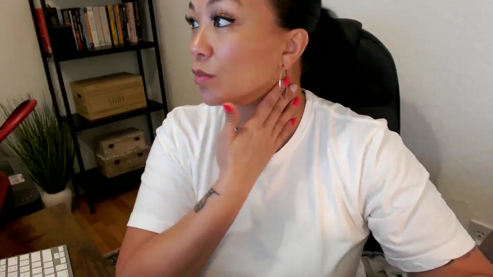 Gallery image thumbnail from MickaylaMoon's myfreecams stream on, 07/23/2024, 17:46 image 10 of 20