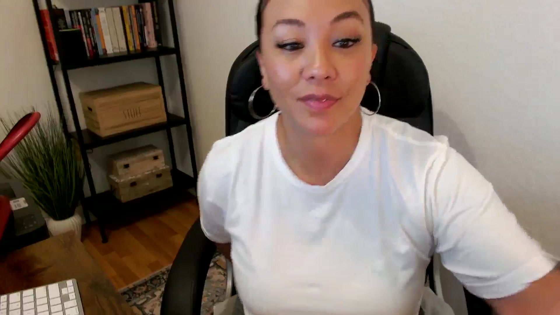 Gallery image thumbnail from MickaylaMoon's myfreecams stream on, 07/23/2024, 17:46 image 5 of 20