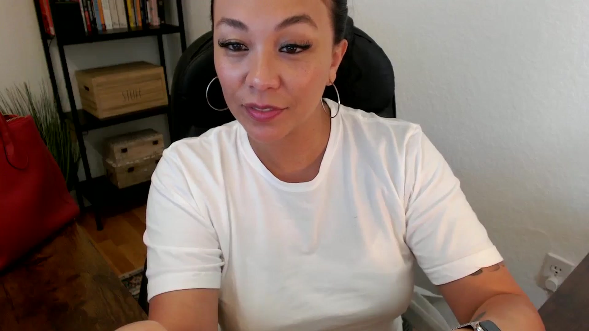 Gallery image thumbnail from MickaylaMoon's myfreecams stream on, 07/23/2024, 20:34 image 2 of 20