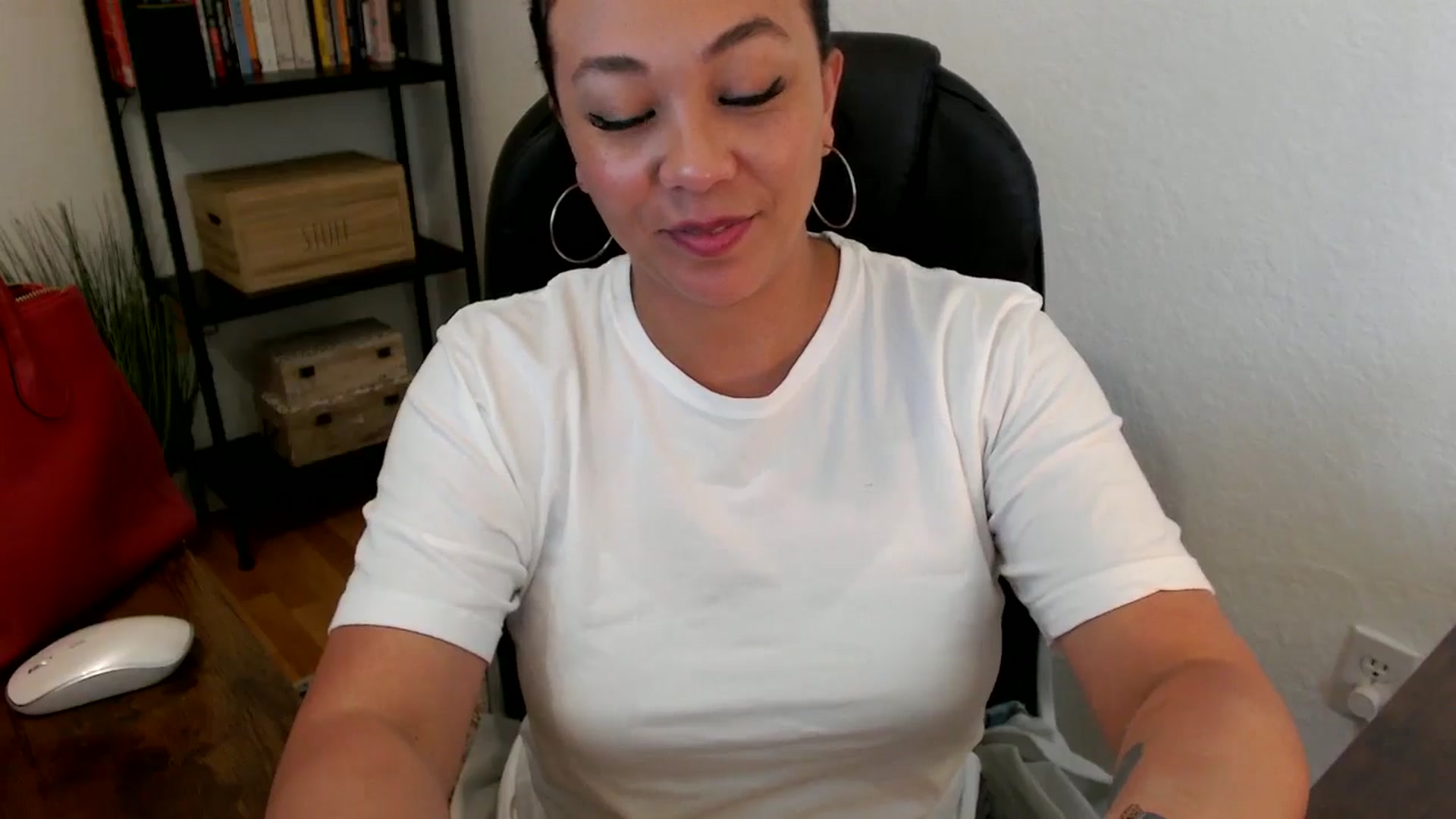 Gallery image thumbnail from MickaylaMoon's myfreecams stream on, 07/23/2024, 20:34 image 15 of 20