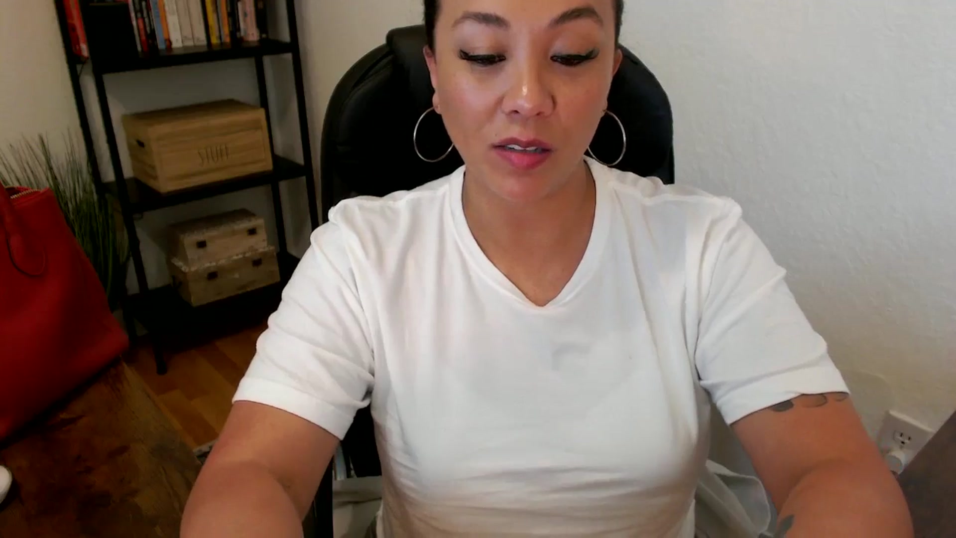 Gallery image thumbnail from MickaylaMoon's myfreecams stream on, 07/23/2024, 21:18 image 11 of 20