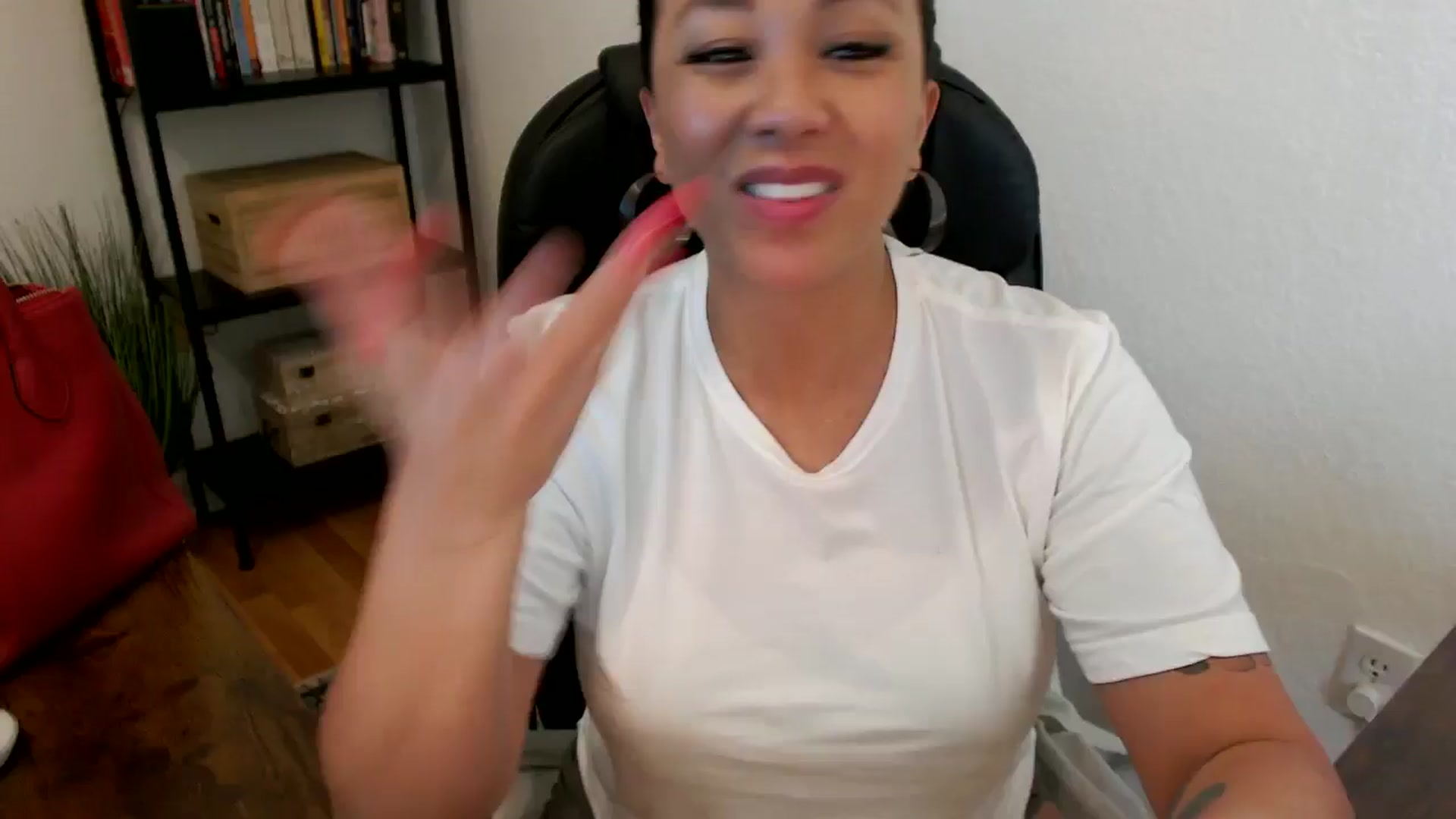 Gallery image thumbnail from MickaylaMoon's myfreecams stream on, 07/23/2024, 21:18 image 14 of 20