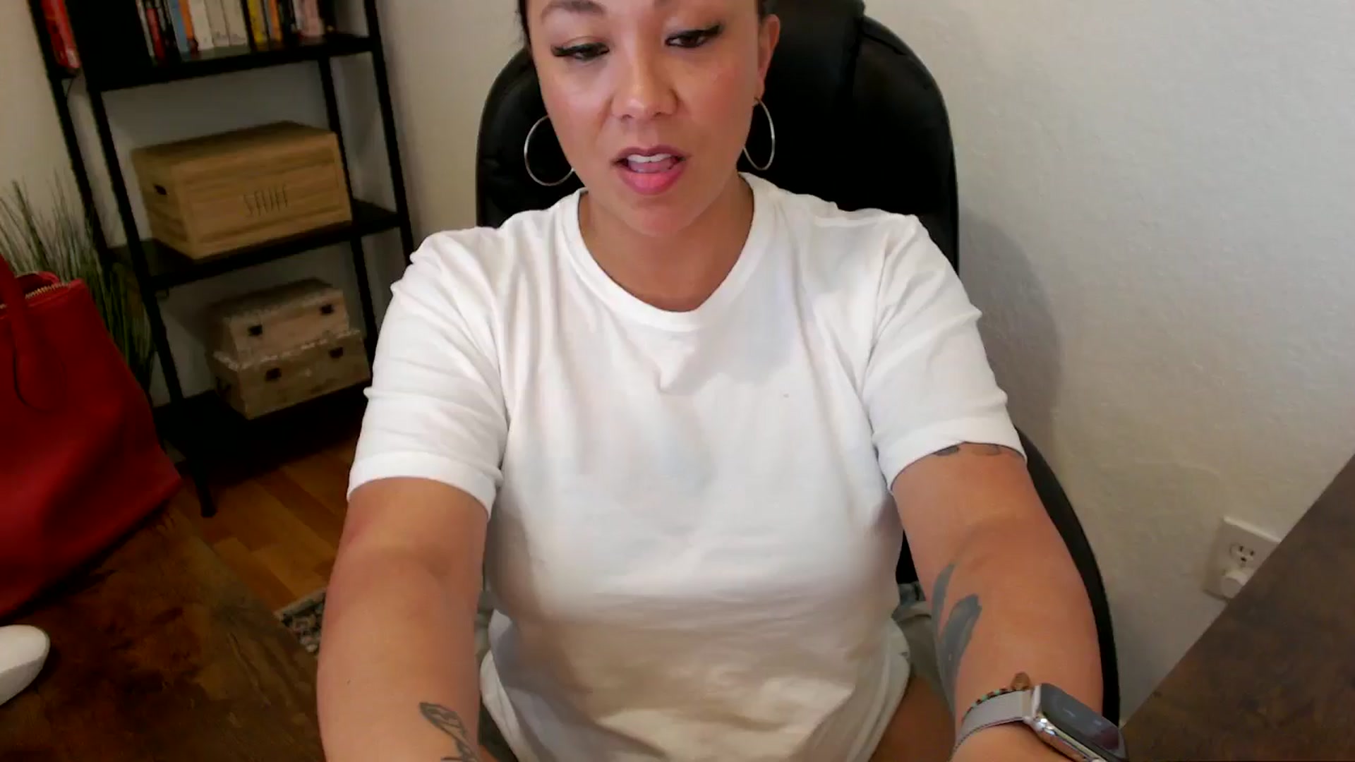 Gallery image thumbnail from MickaylaMoon's myfreecams stream on, 07/23/2024, 22:09 image 13 of 20