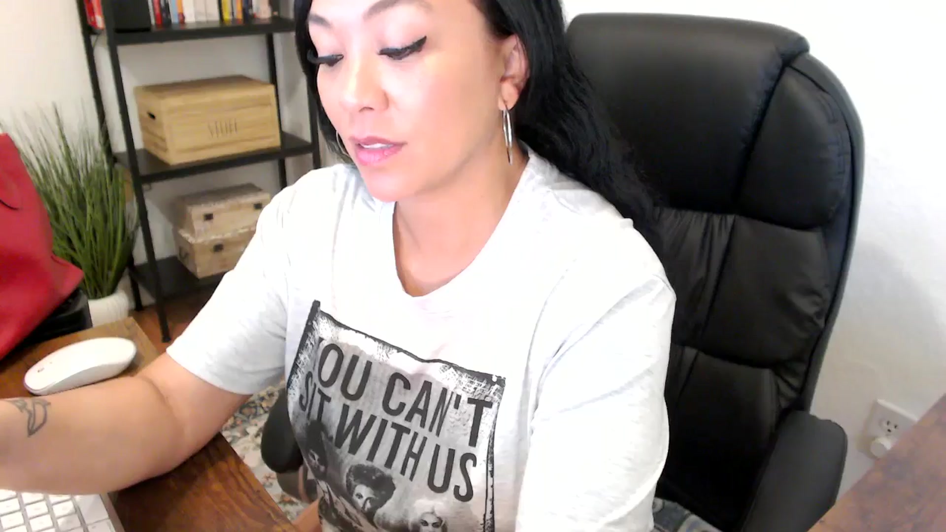 Gallery image thumbnail from MickaylaMoon's myfreecams stream on, 07/24/2024, 16:46 image 10 of 20