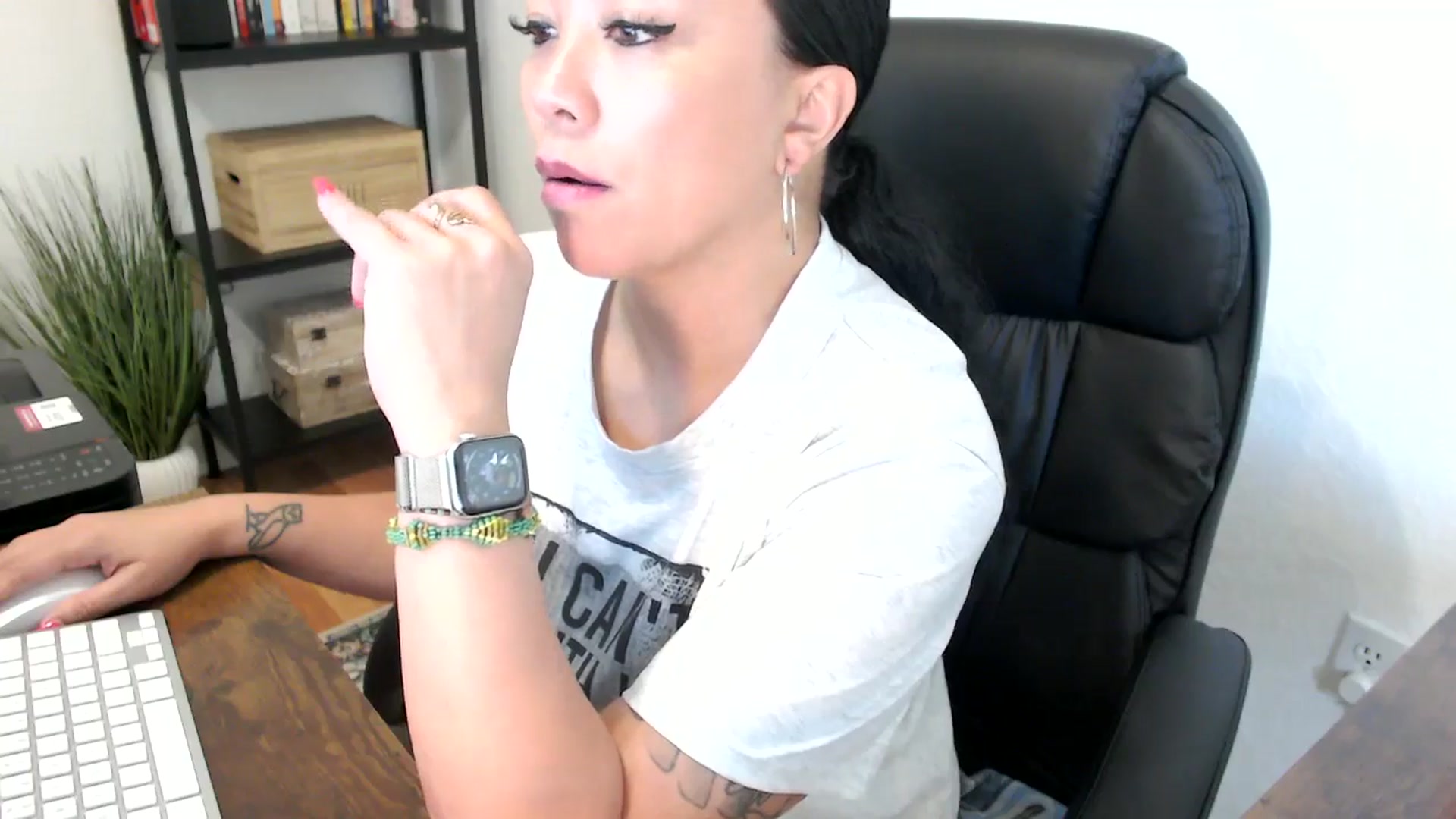 Gallery image thumbnail from MickaylaMoon's myfreecams stream on, 07/24/2024, 19:39 image 3 of 20