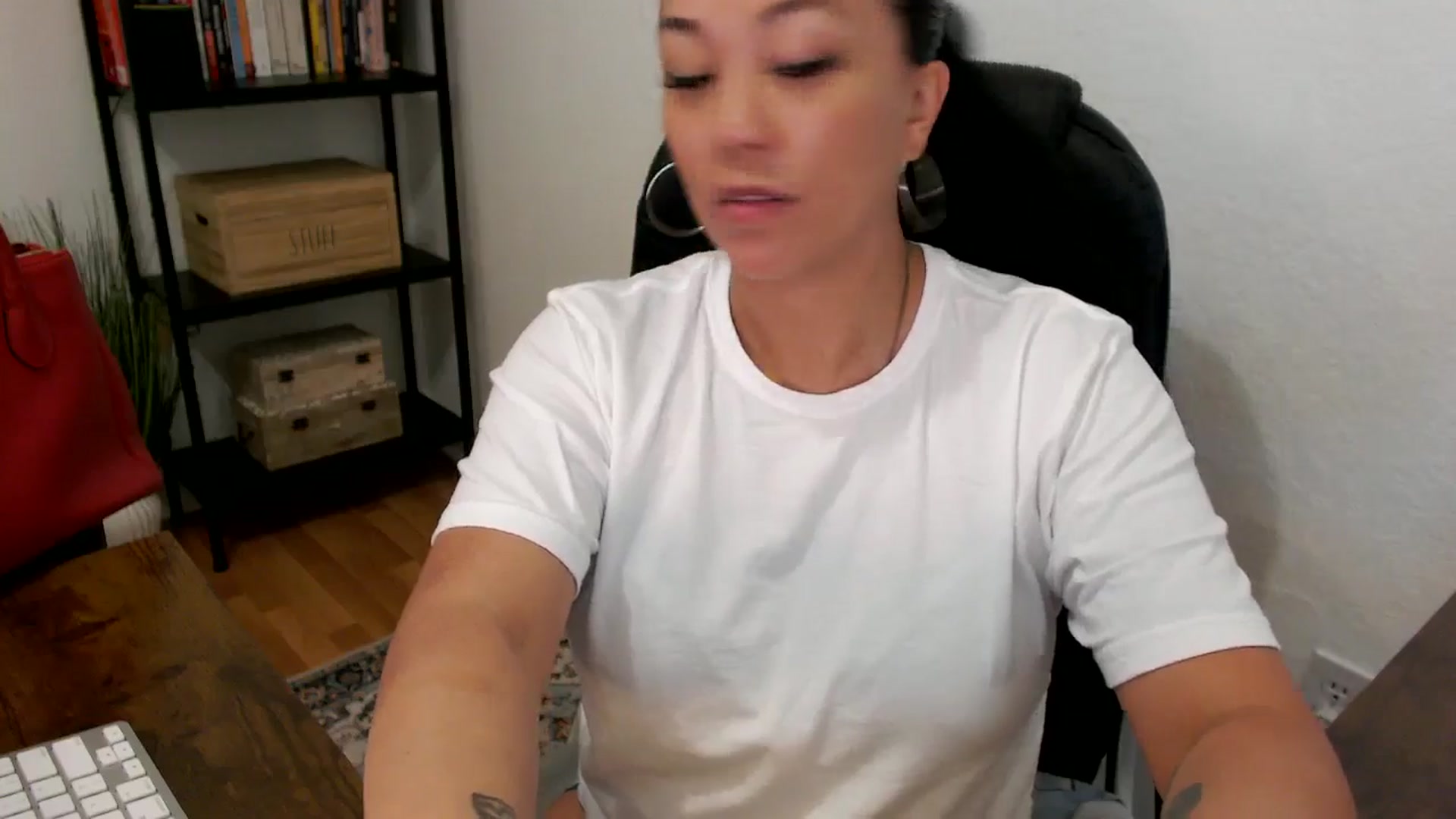 Gallery image thumbnail from MickaylaMoon's myfreecams stream on, 07/25/2024, 14:48 image 13 of 20