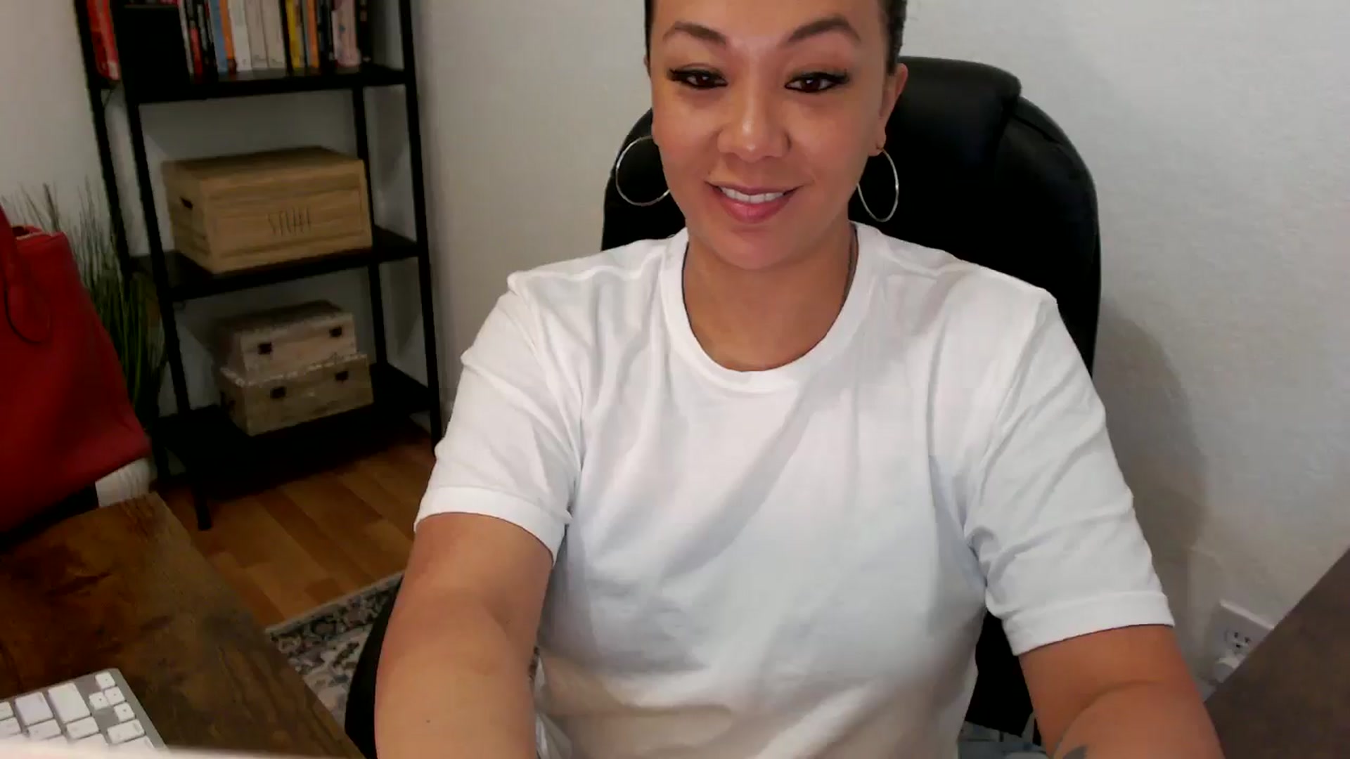 Gallery image thumbnail from MickaylaMoon's myfreecams stream on, 07/25/2024, 14:48 image 16 of 20