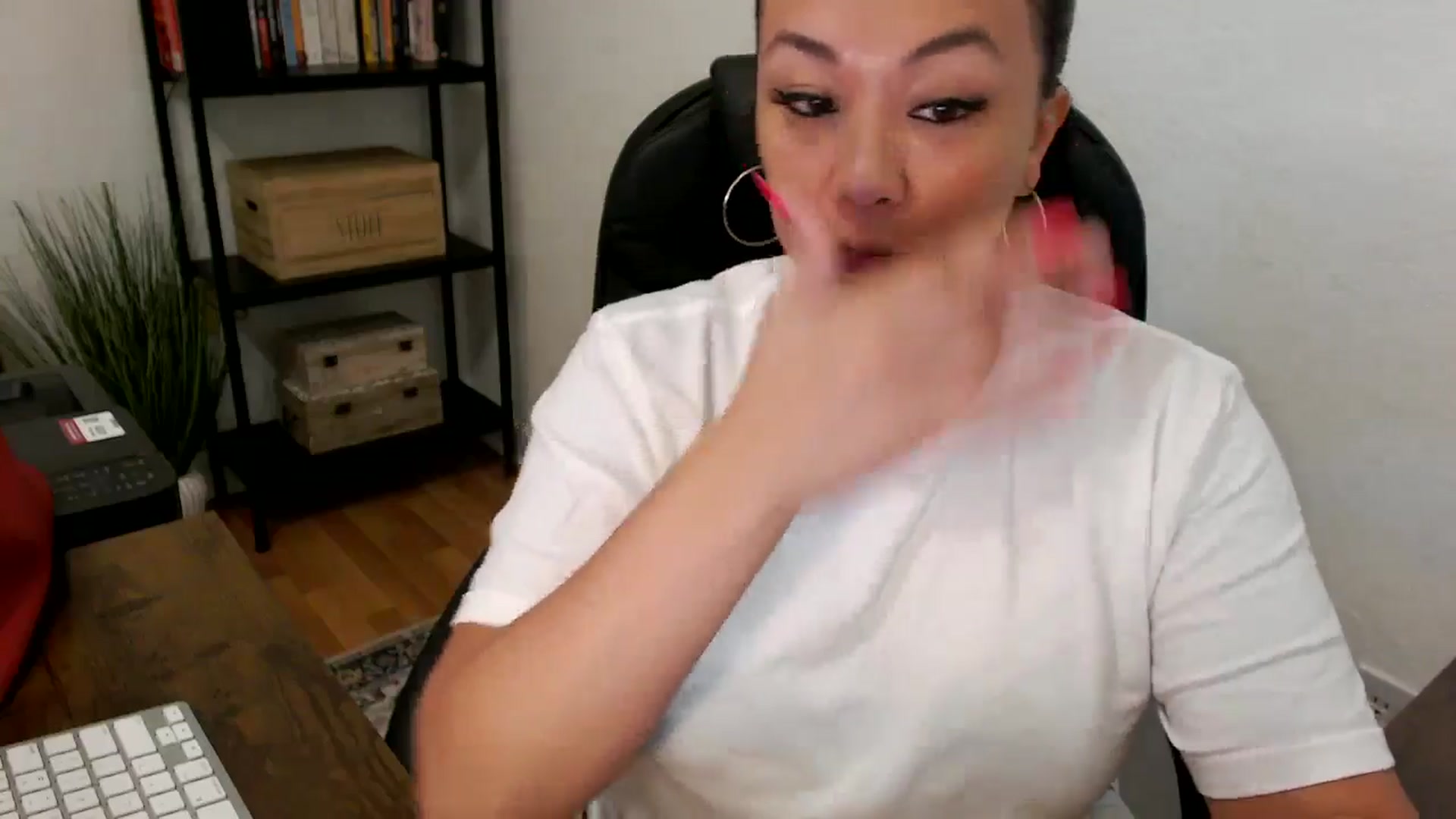 Gallery image thumbnail from MickaylaMoon's myfreecams stream on, 07/25/2024, 14:48 image 20 of 20
