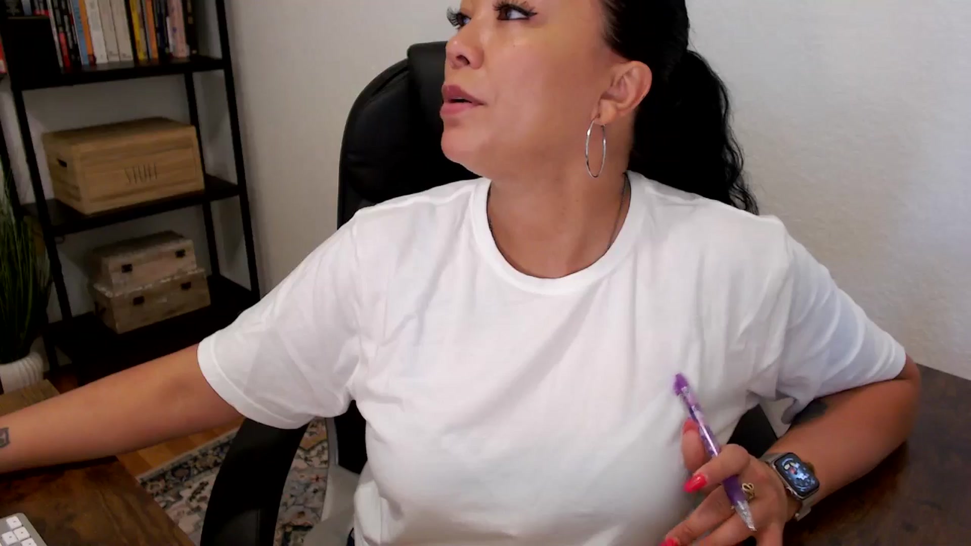 Gallery image thumbnail from MickaylaMoon's myfreecams stream on, 07/25/2024, 14:48 image 3 of 20