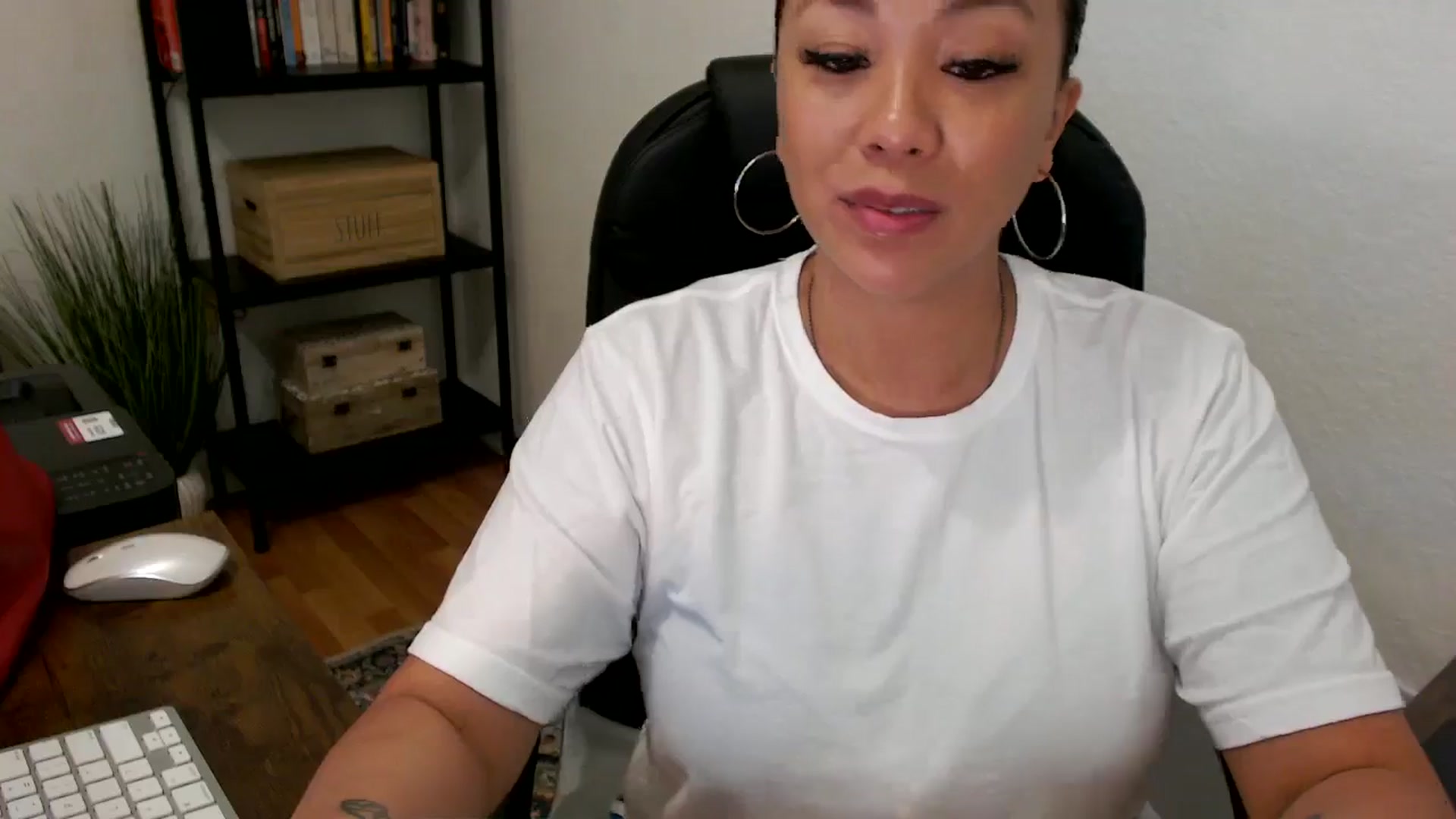 Gallery image thumbnail from MickaylaMoon's myfreecams stream on, 07/25/2024, 15:22 image 18 of 20