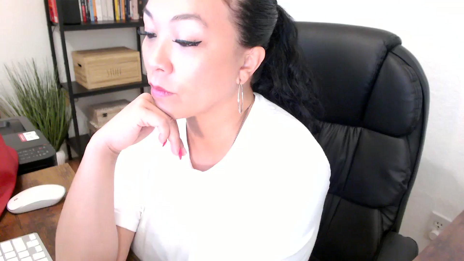 Gallery image thumbnail from MickaylaMoon's myfreecams stream on, 07/25/2024, 16:50 image 7 of 20