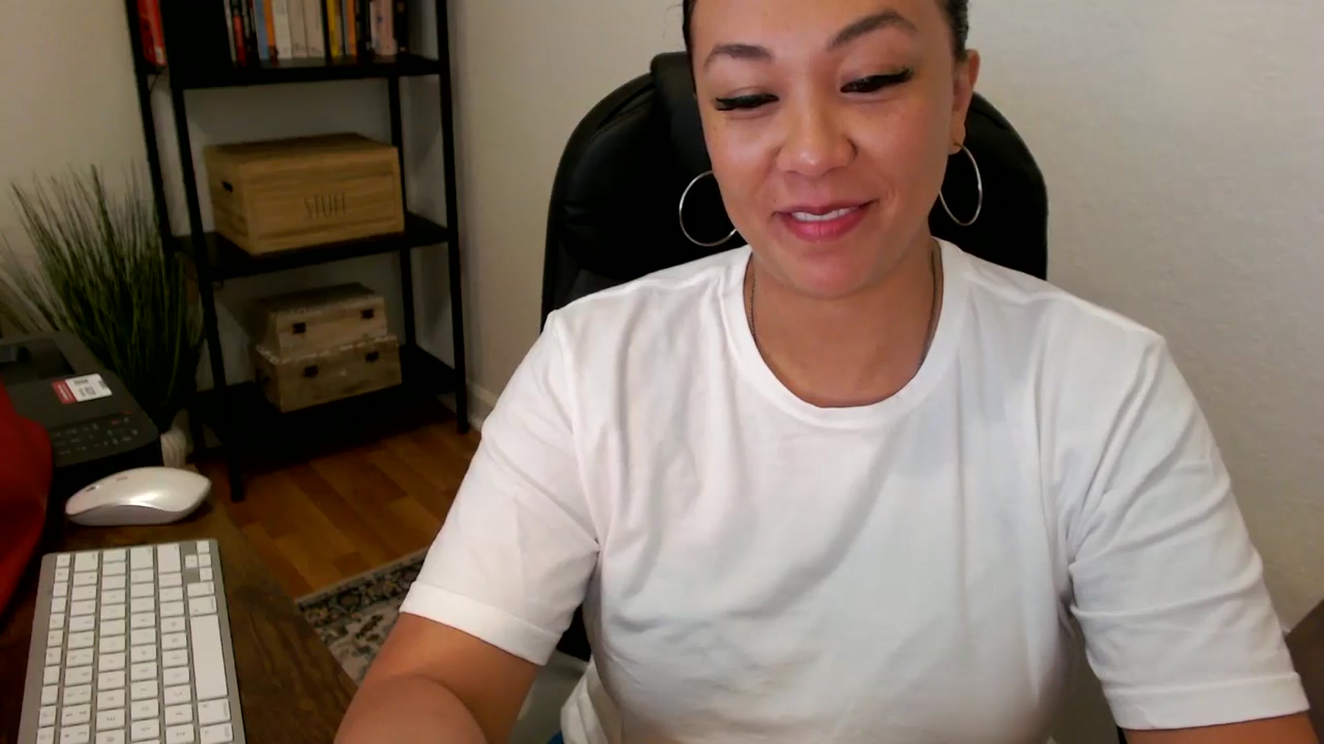 Gallery image thumbnail from MickaylaMoon's myfreecams stream on, 07/25/2024, 16:50 image 16 of 20