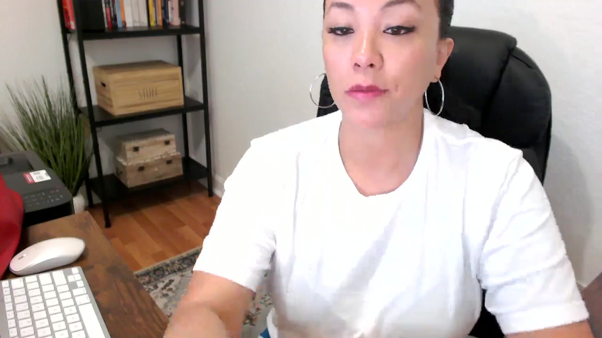 Gallery image thumbnail from MickaylaMoon's myfreecams stream on, 07/25/2024, 16:50 image 9 of 20