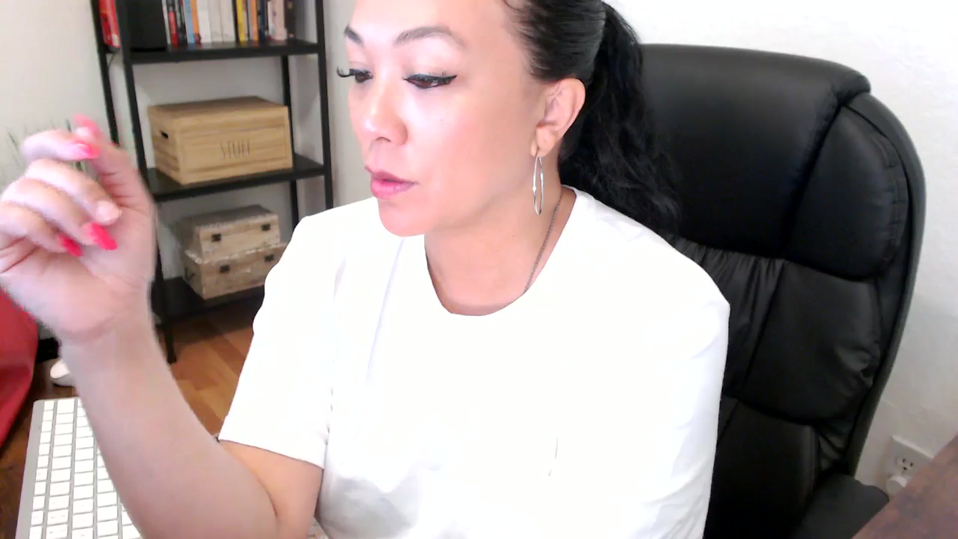 Gallery image thumbnail from MickaylaMoon's myfreecams stream on, 07/25/2024, 16:50 image 13 of 20
