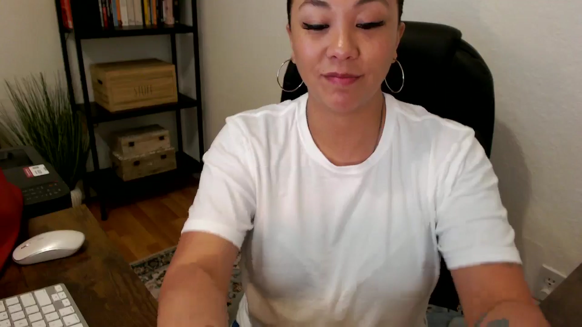 Gallery image thumbnail from MickaylaMoon's myfreecams stream on, 07/25/2024, 16:50 image 5 of 20