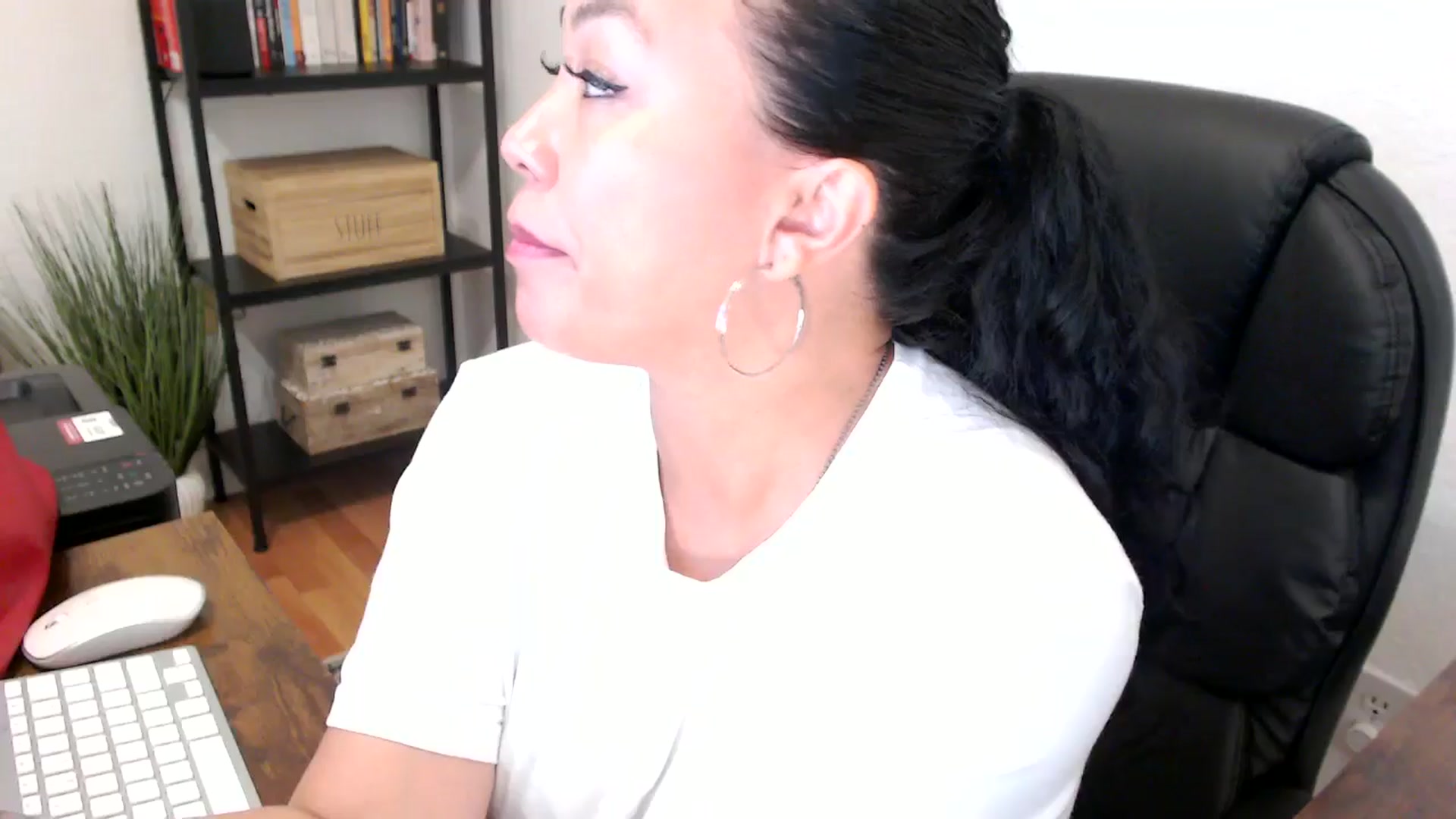 Gallery image thumbnail from MickaylaMoon's myfreecams stream on, 07/25/2024, 16:50 image 8 of 20