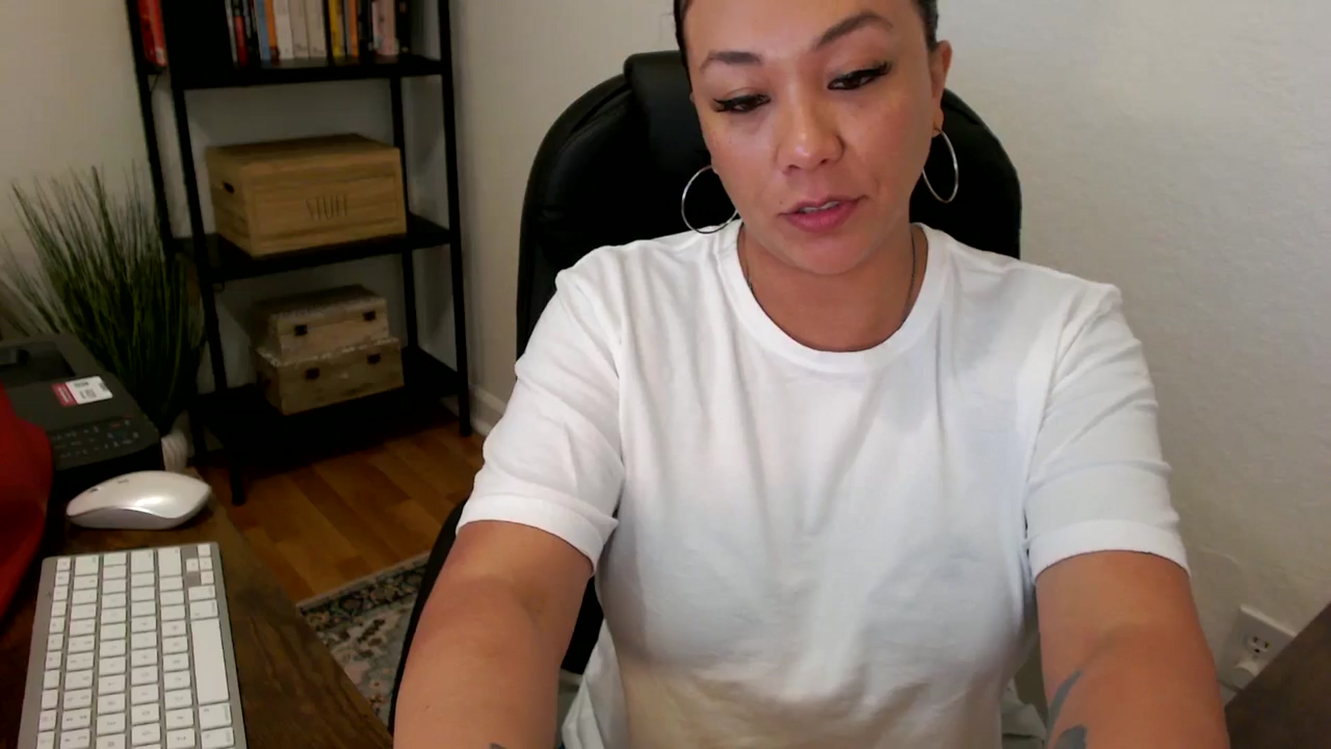 Gallery image thumbnail from MickaylaMoon's myfreecams stream on, 07/25/2024, 16:50 image 17 of 20
