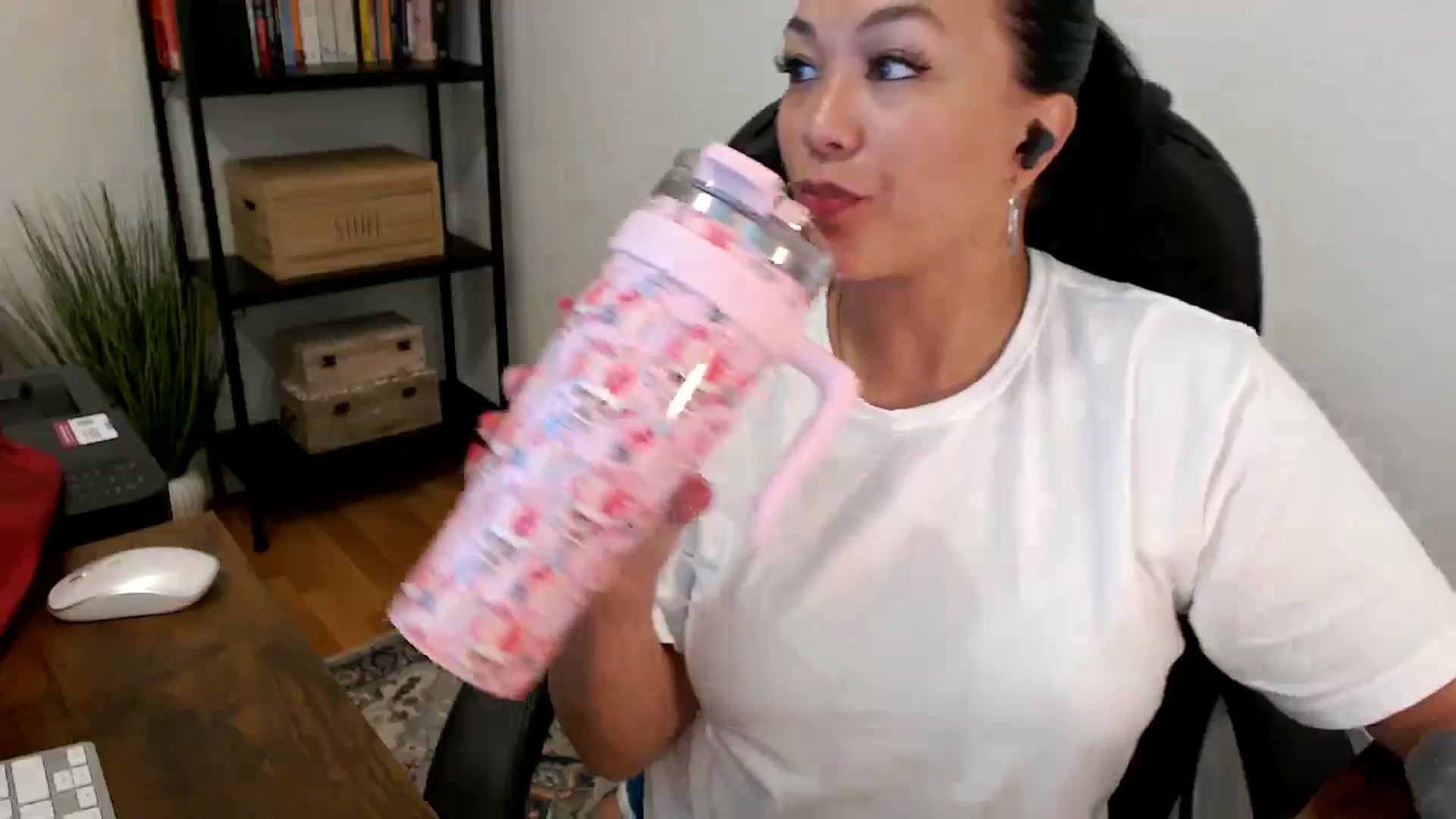 Gallery image thumbnail from MickaylaMoon's myfreecams stream on, 07/25/2024, 19:05 image 19 of 20