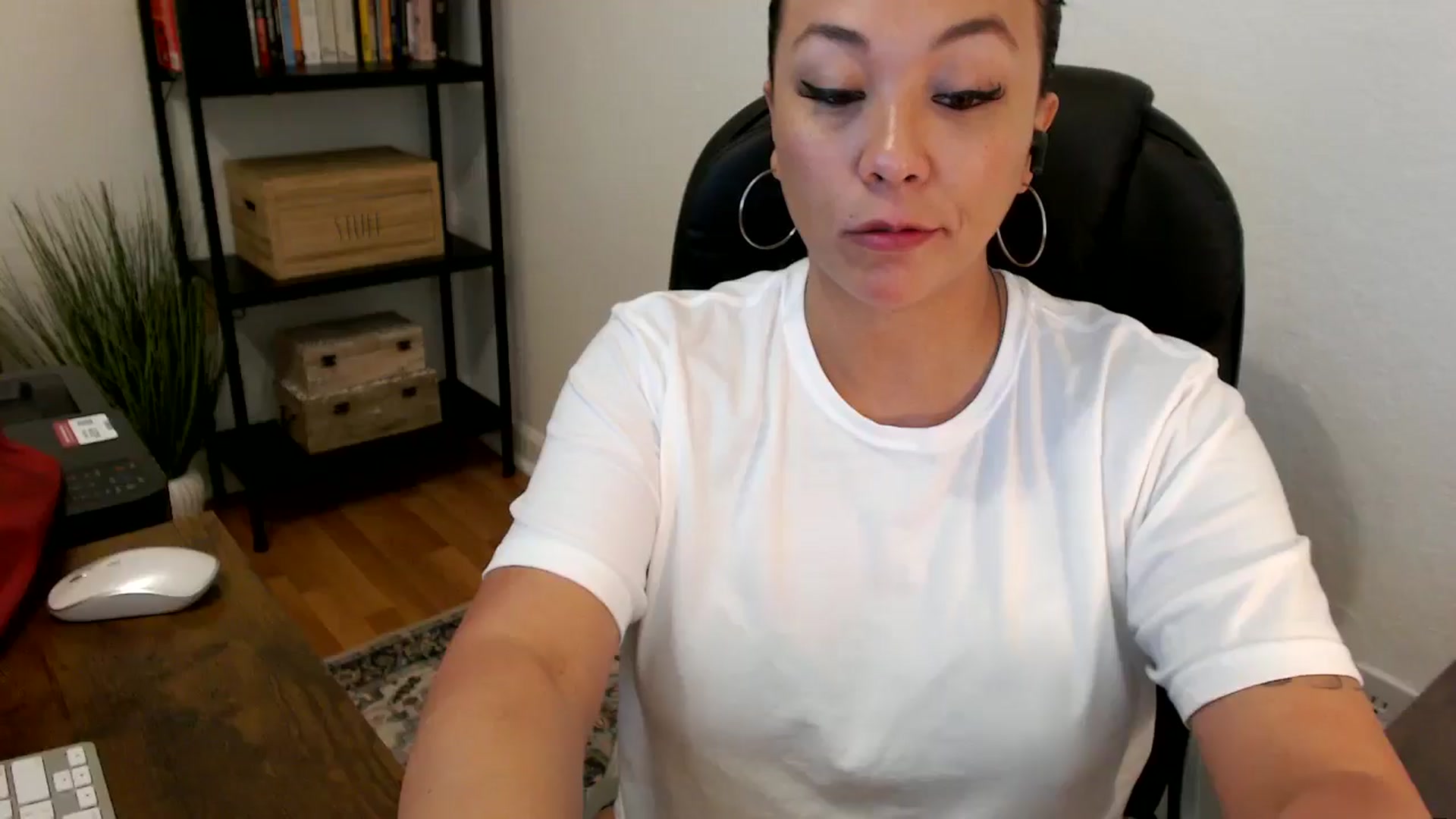 Gallery image thumbnail from MickaylaMoon's myfreecams stream on, 07/25/2024, 19:05 image 18 of 20